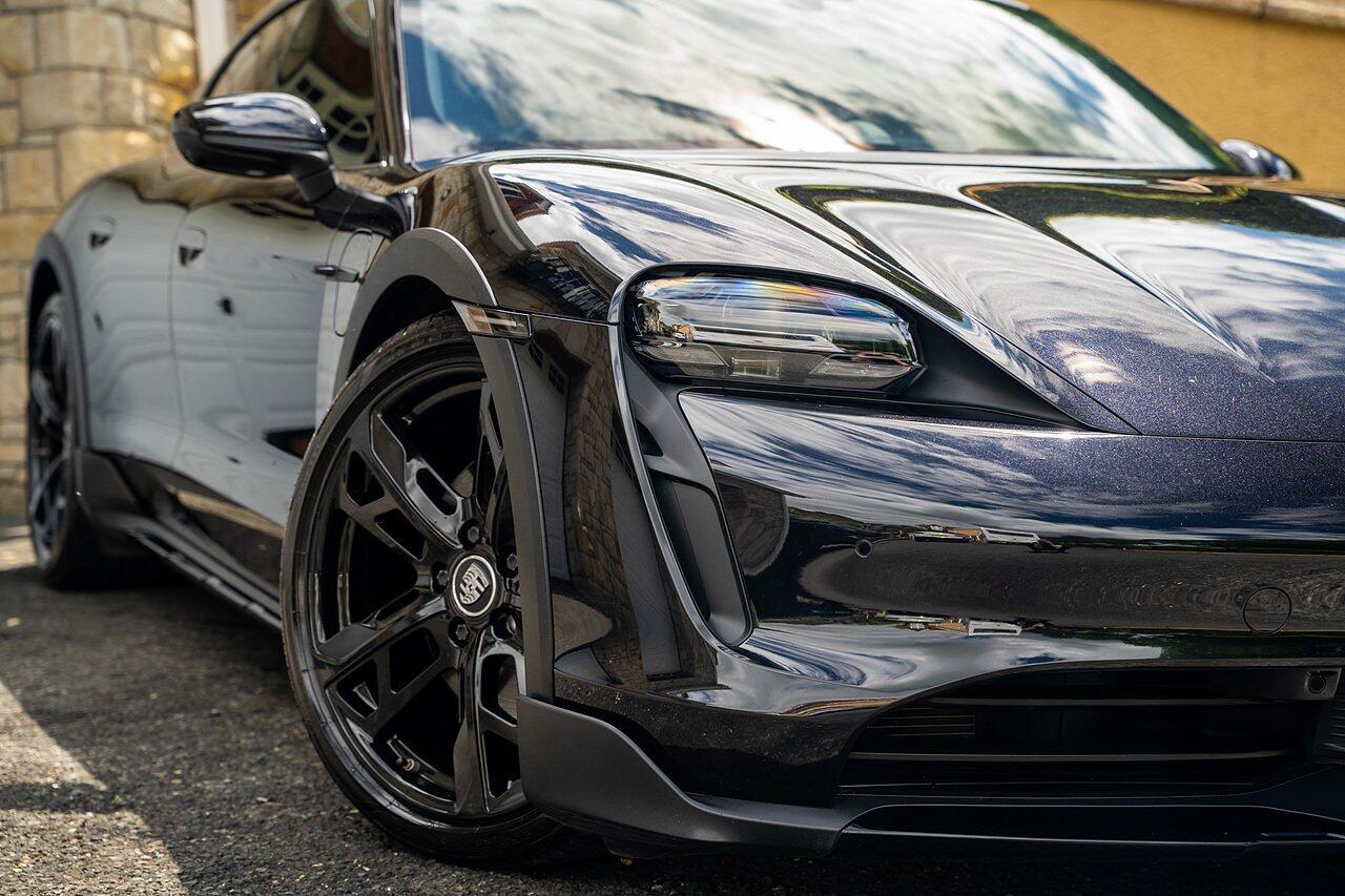 Porsche Taycan view 22