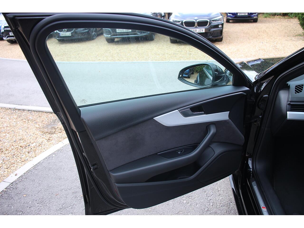Audi A4 view 41
