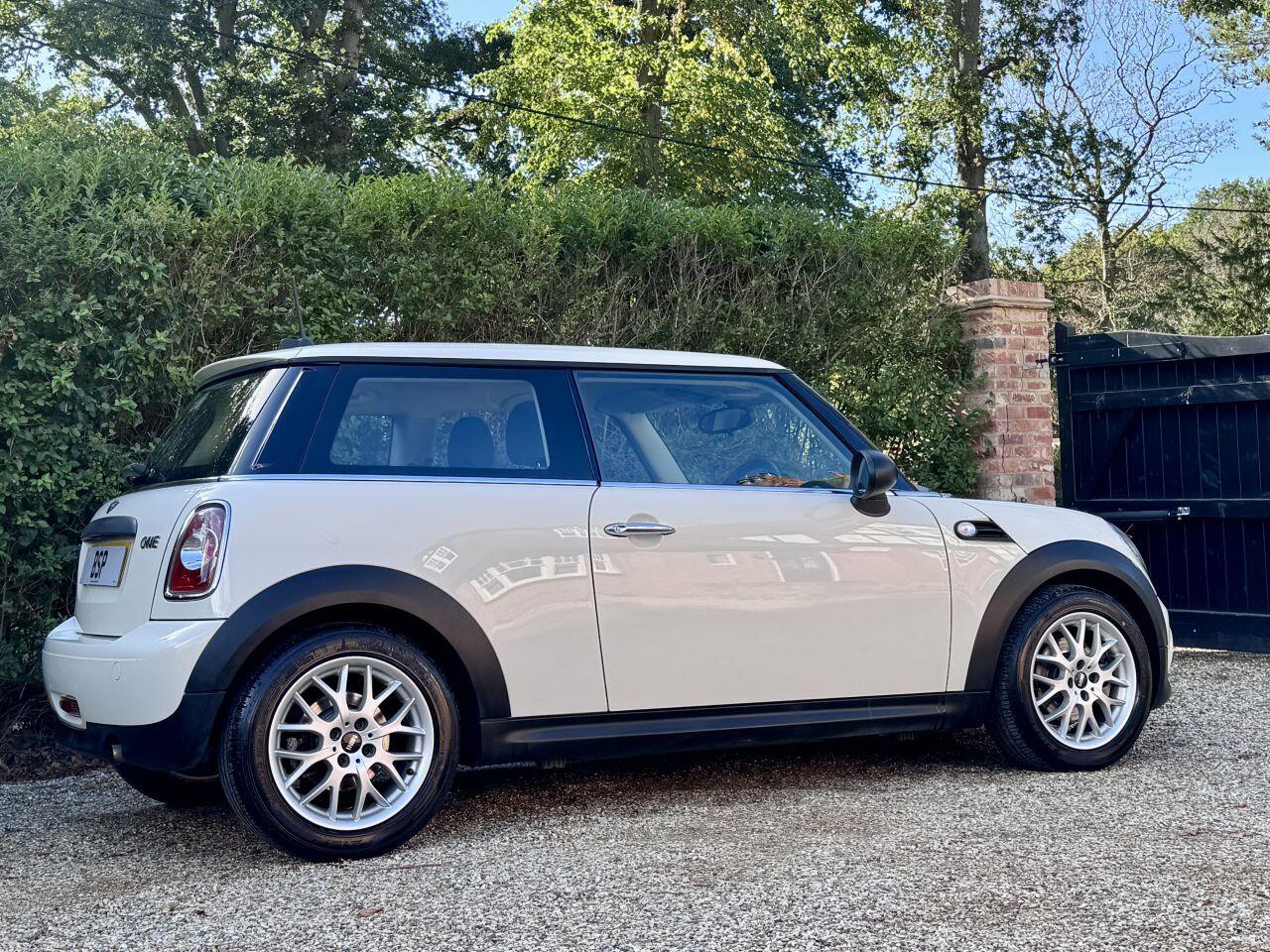 MINI Hatch view 15