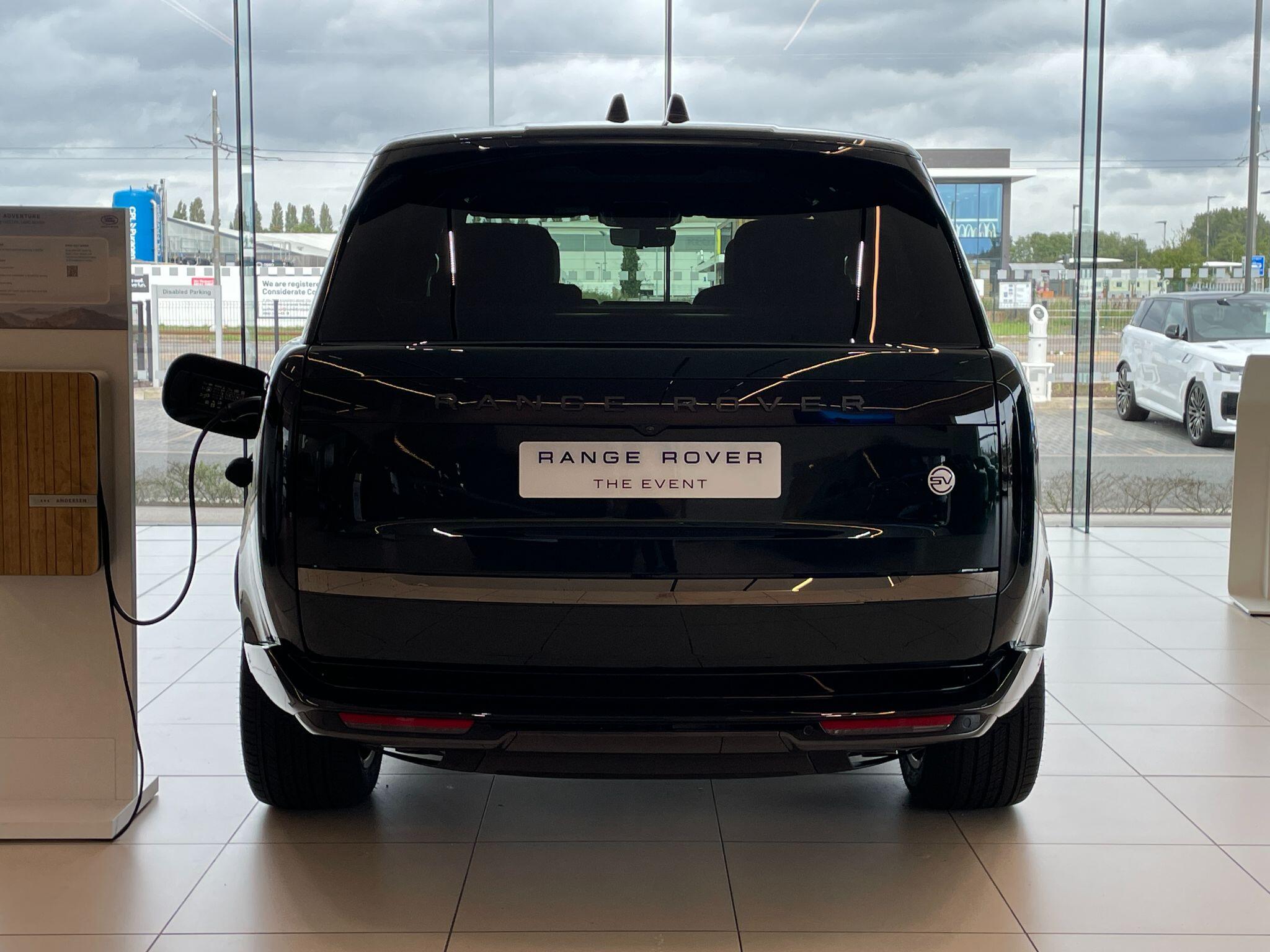 Land Rover Range Rover view 4