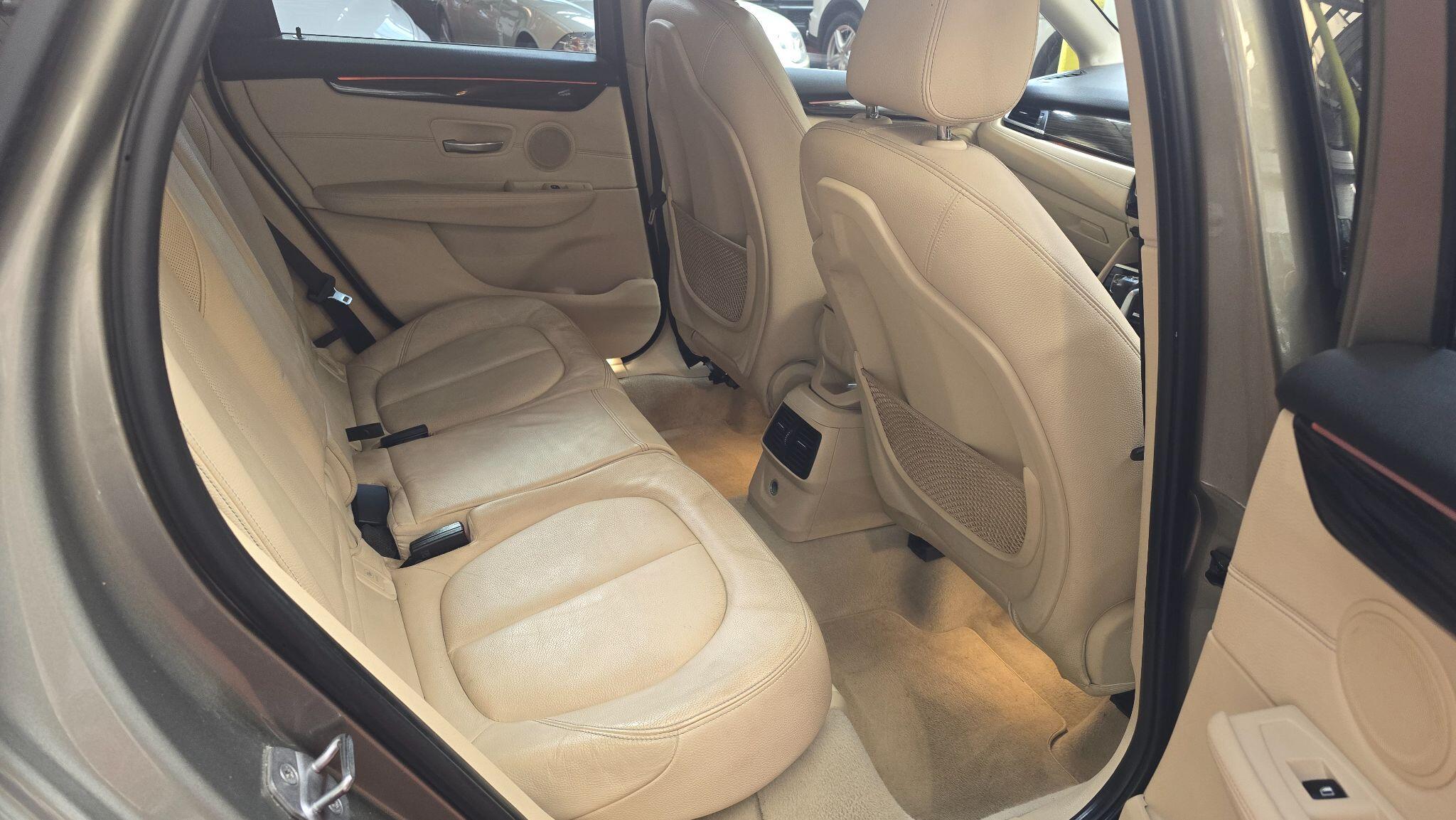 BMW 2 Series view 6