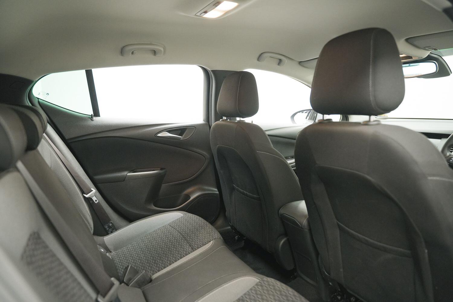 Vauxhall Astra view 11
