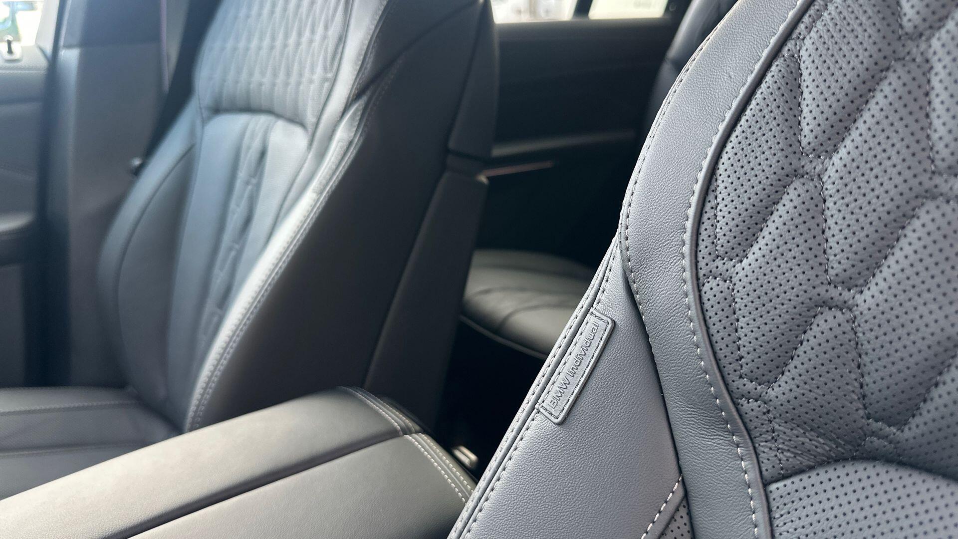 BMW X7 view 29