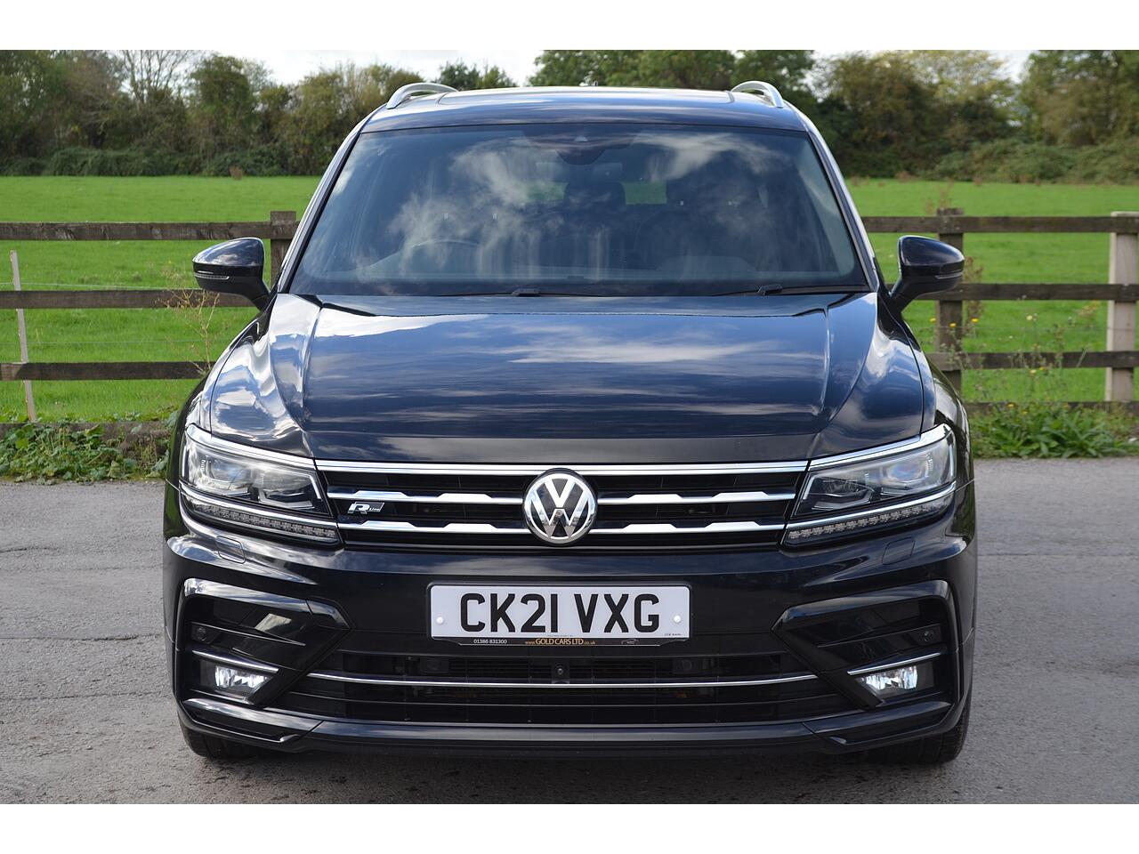 Volkswagen Tiguan Allspace view 4