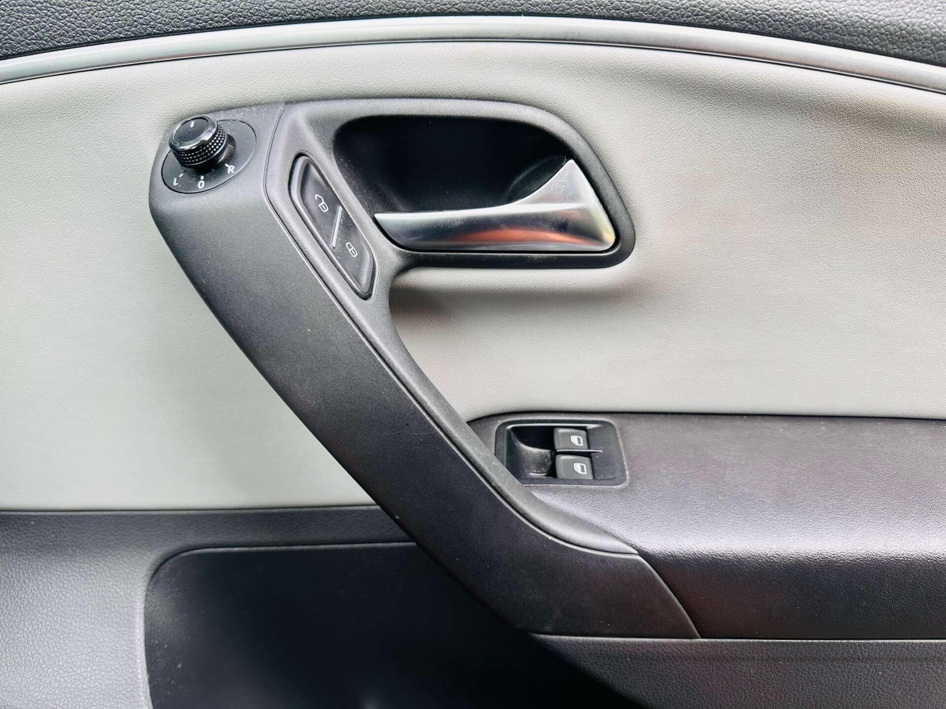 Volkswagen Polo view 23