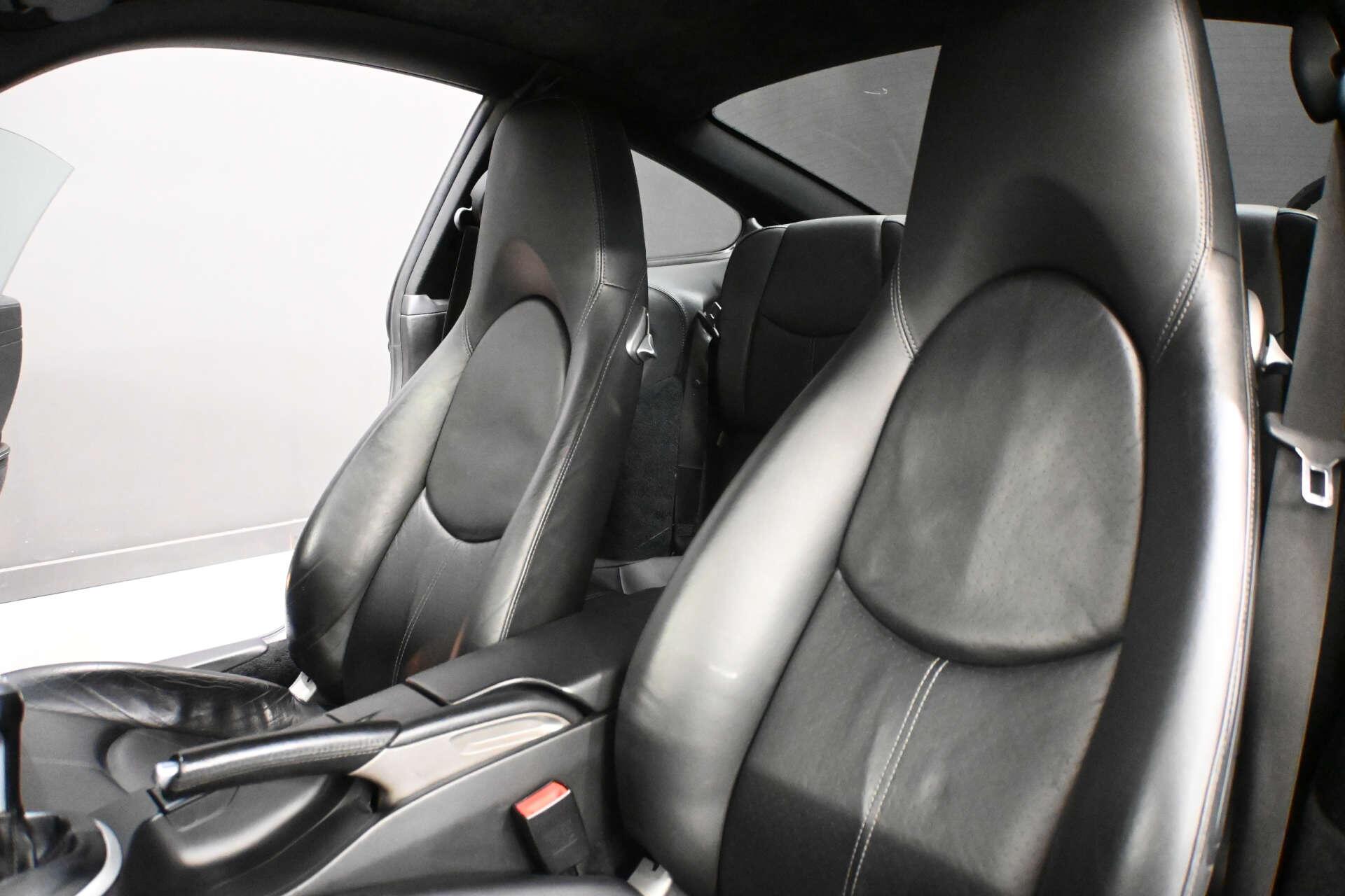 Porsche 911 view 14