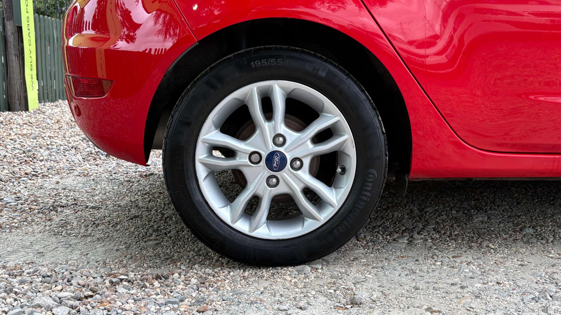 Ford Fiesta view 32