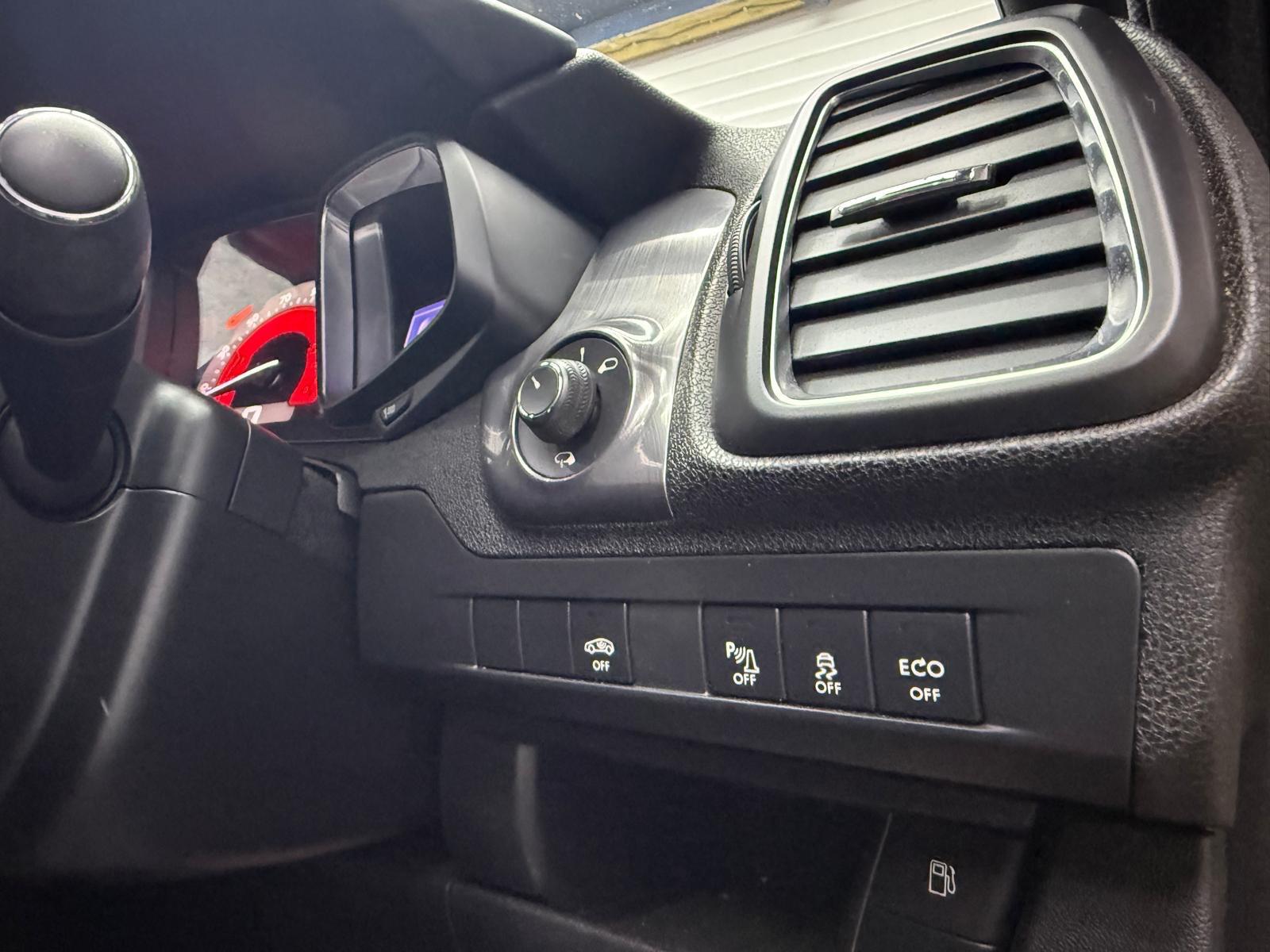 Citroen DS5 view 26