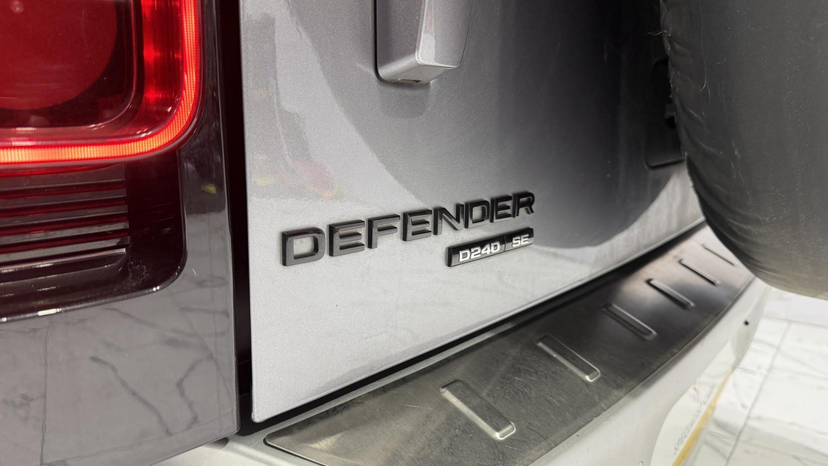 Land Rover Defender view 54