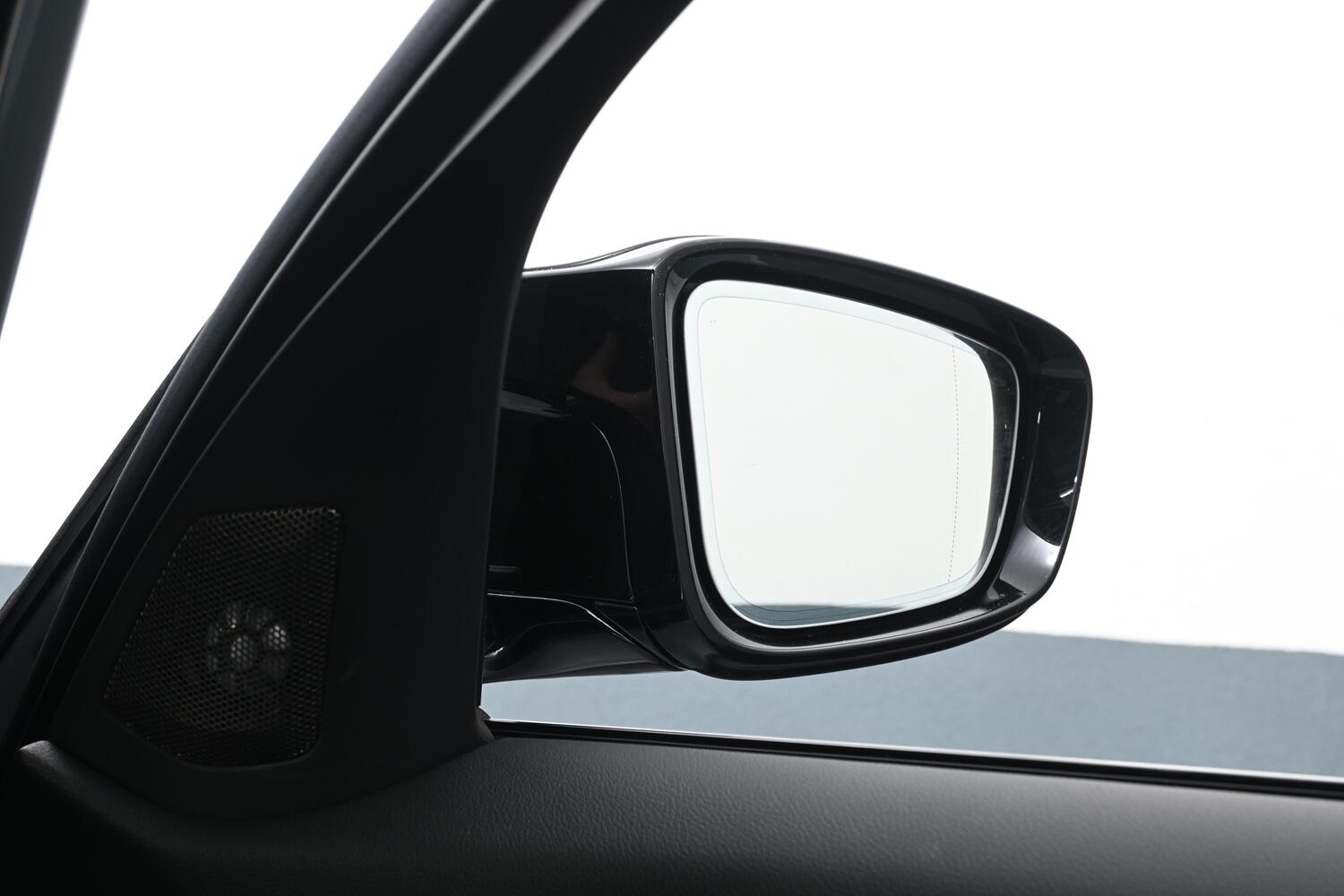 BMW 3 Series view 20