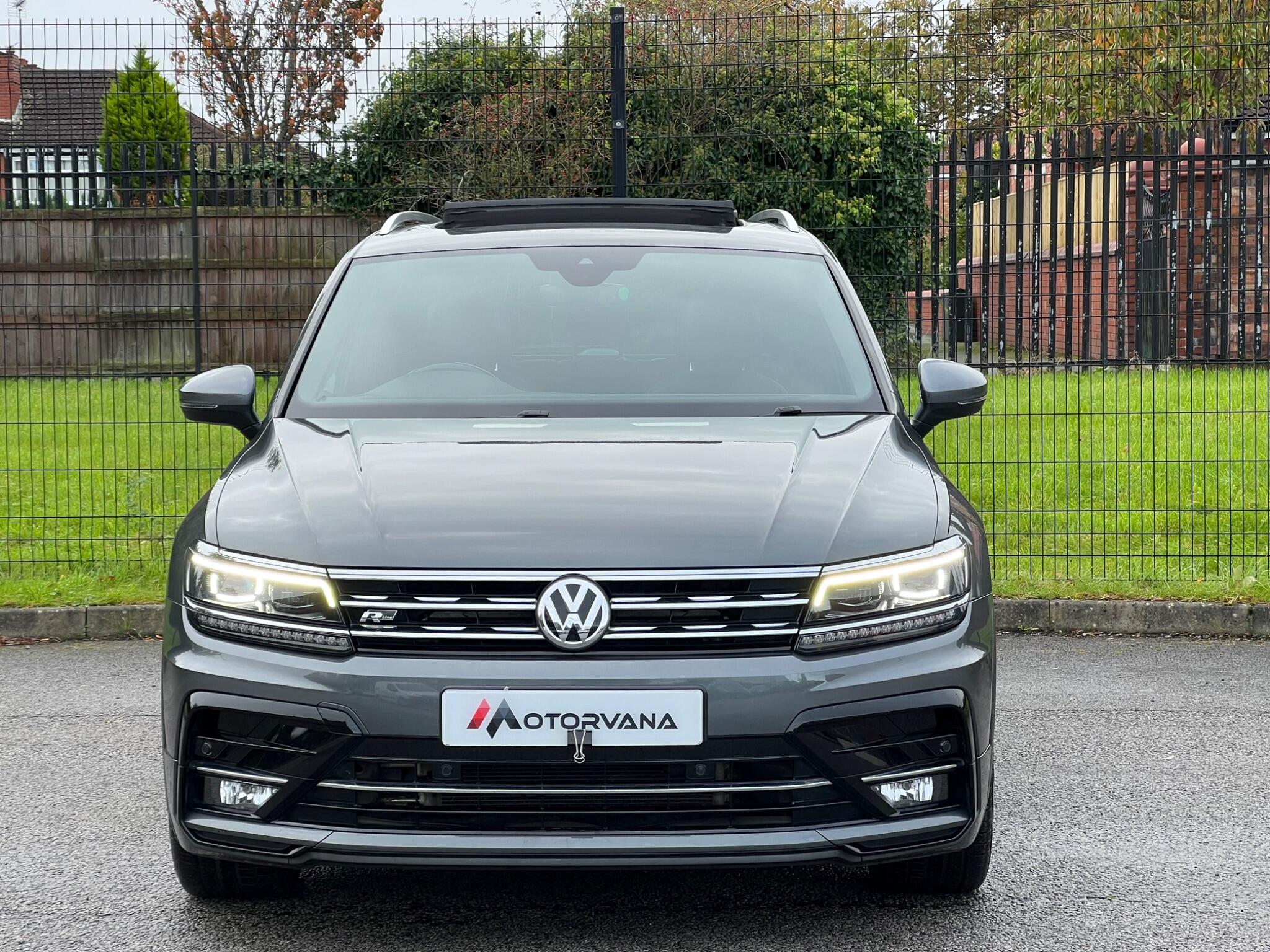 Volkswagen Tiguan view 2