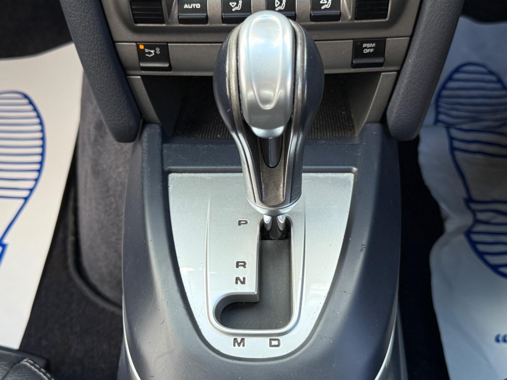 Porsche Cayman - Image 54