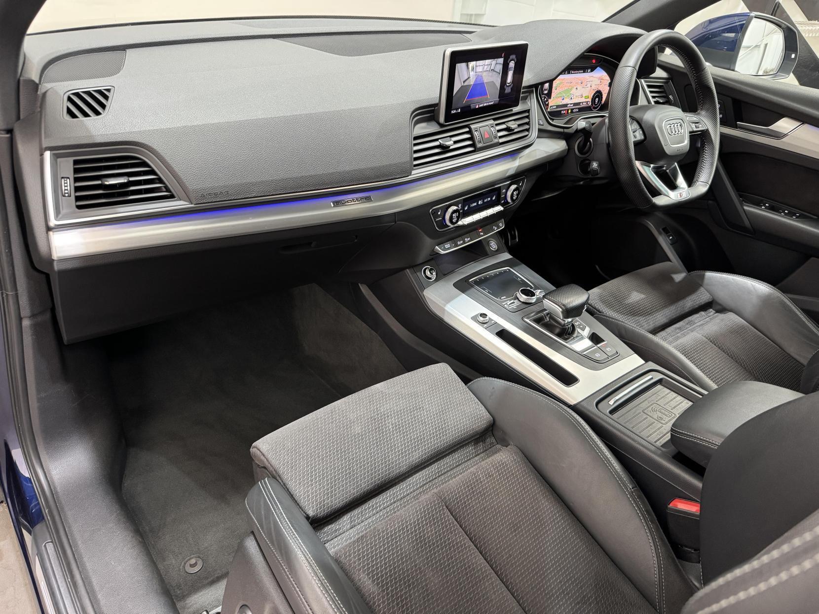 Audi Q5 view 48