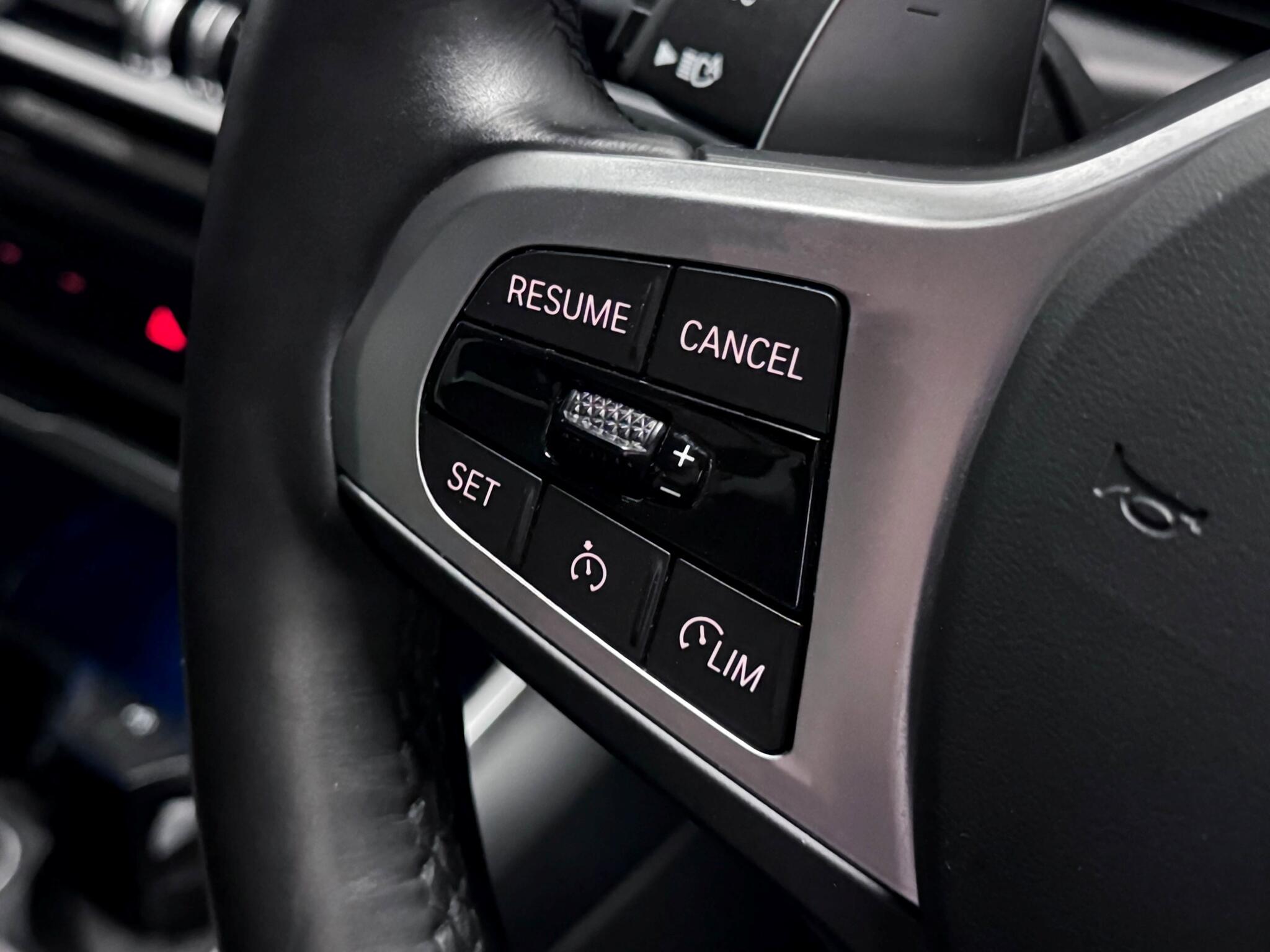 BMW 3 Series view 16
