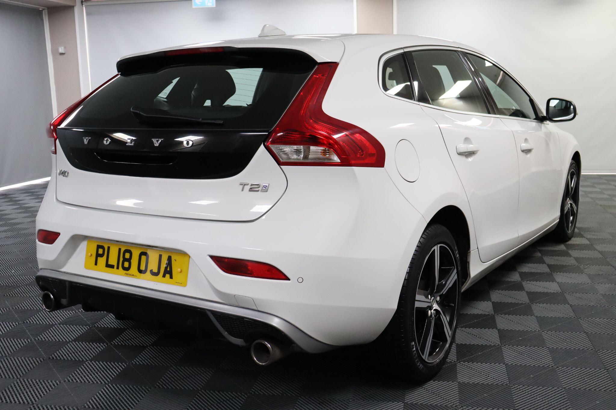 Volvo V40 view 11