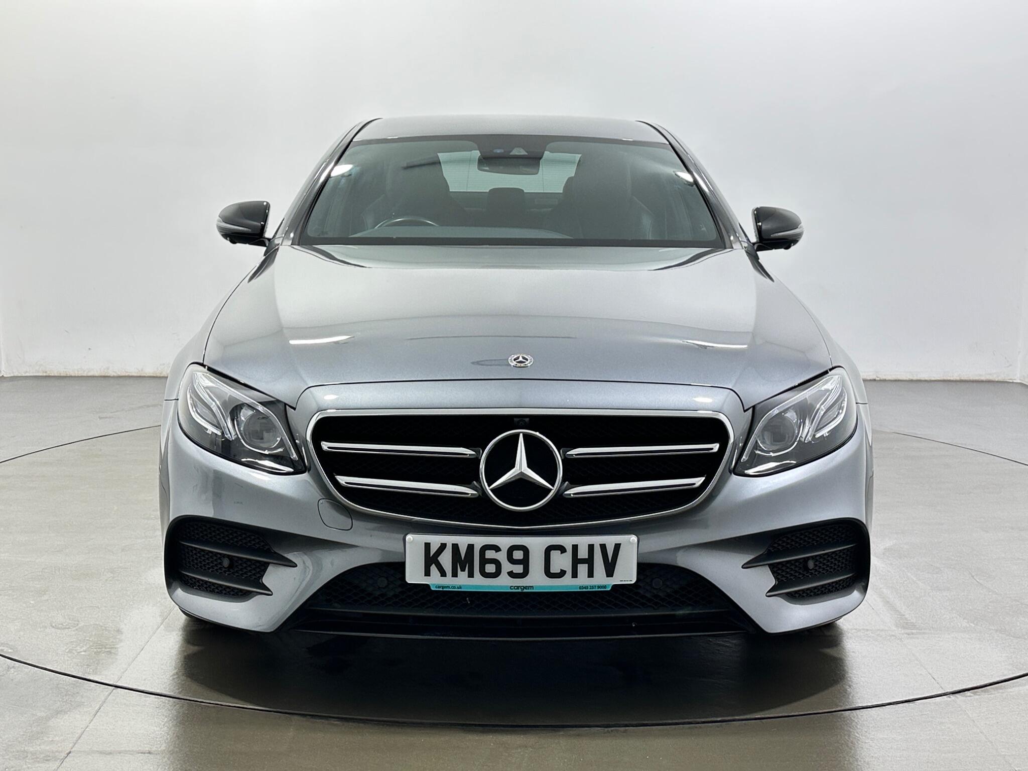Mercedes-Benz E-Class view 3