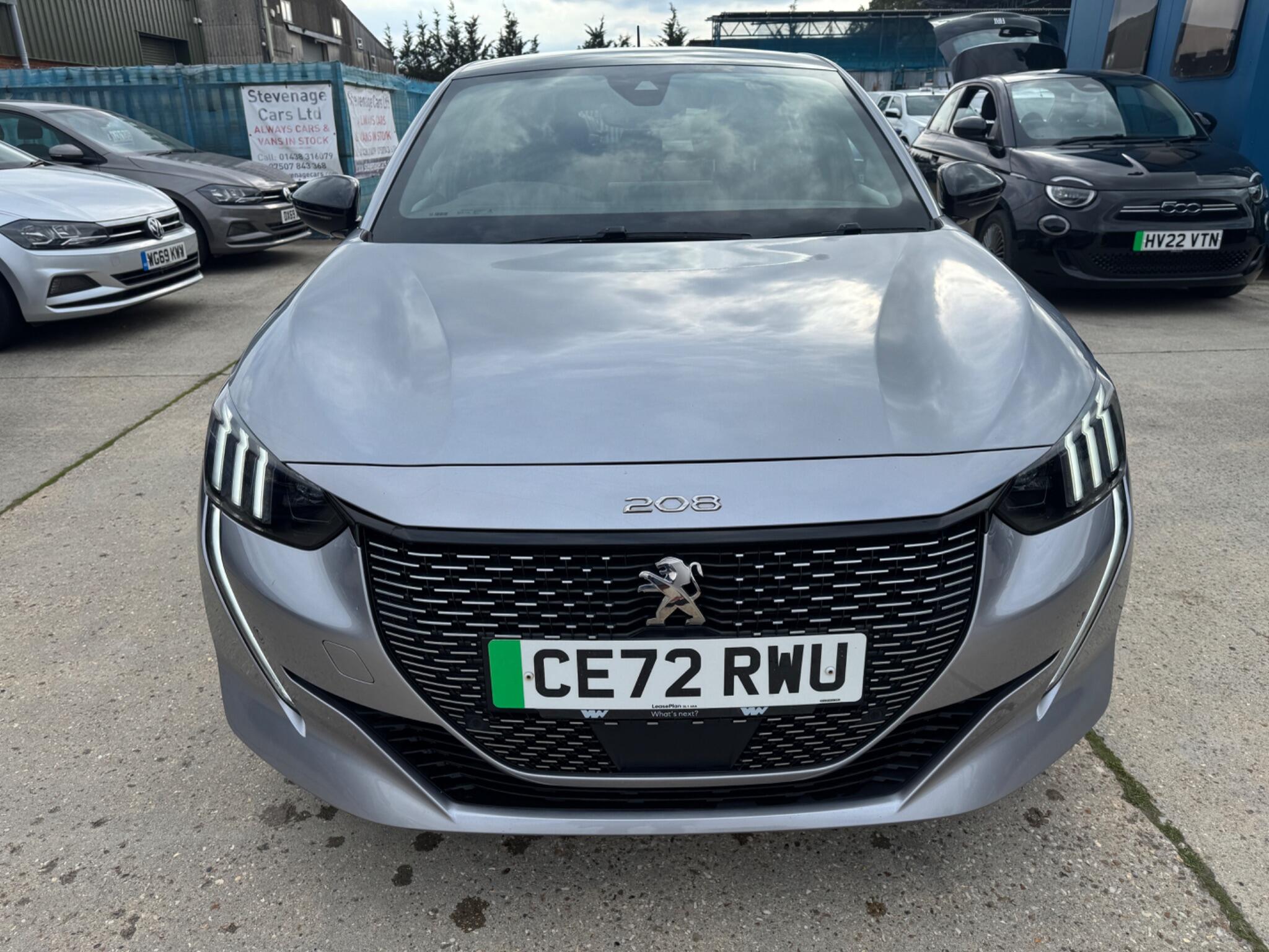 Peugeot E-208 view 4