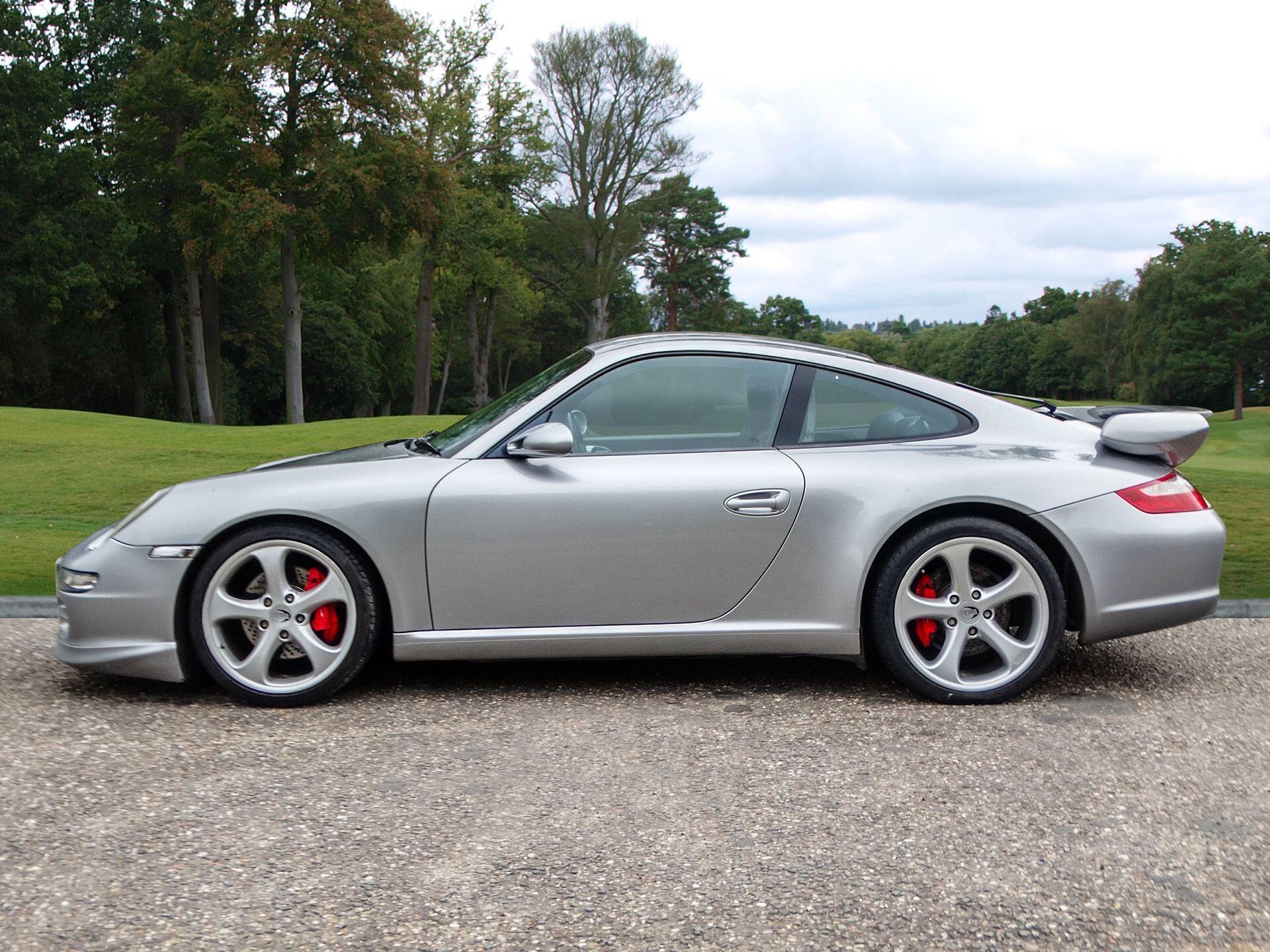 Porsche 911 view 2