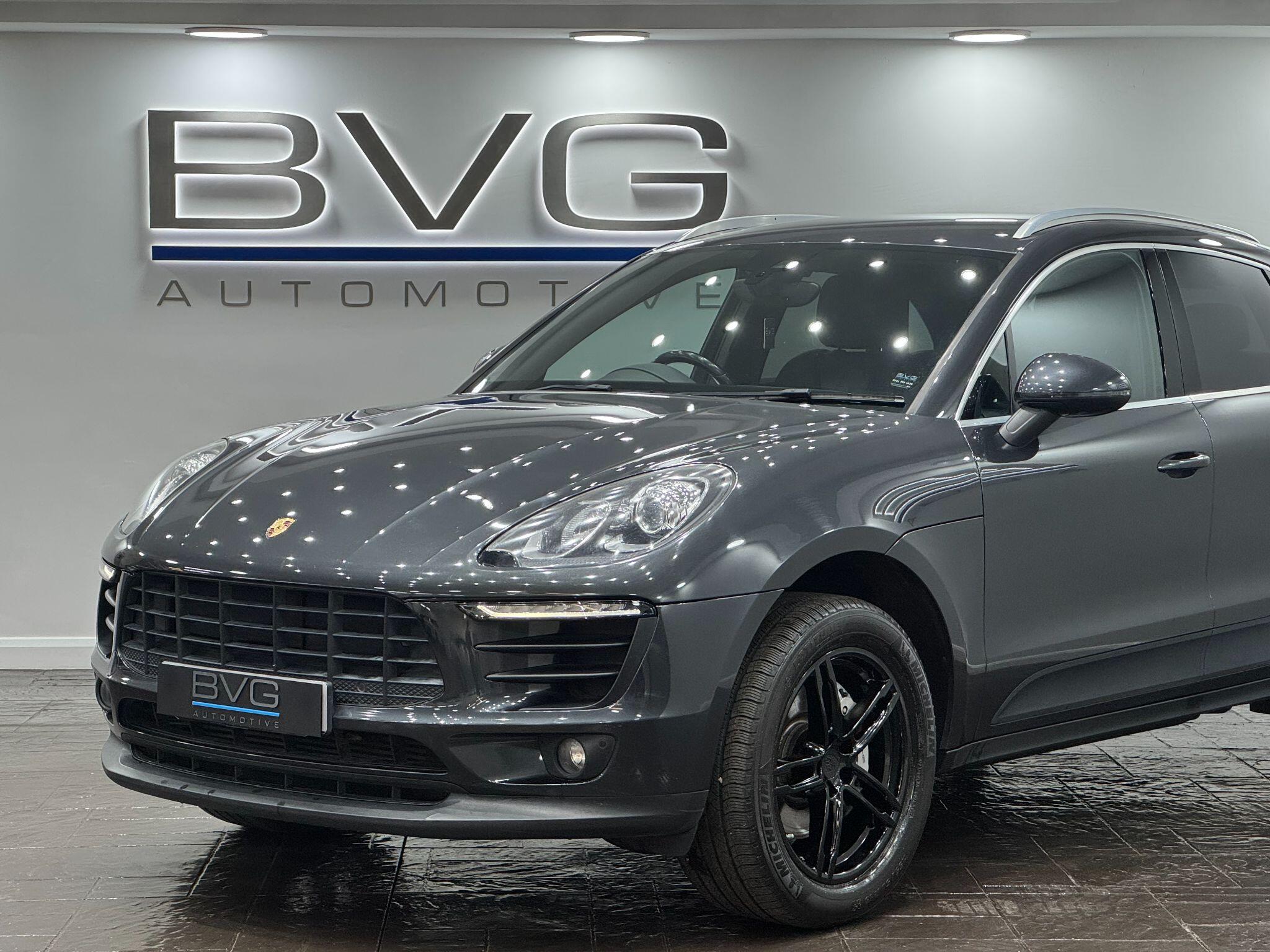Porsche Macan view 10