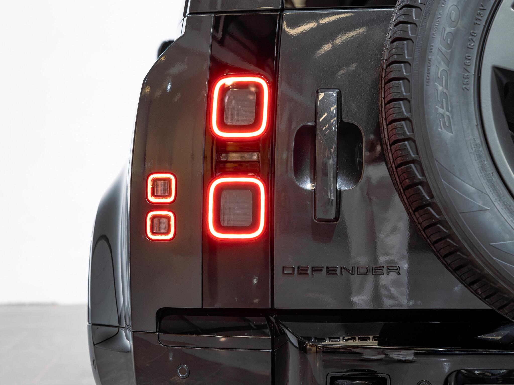 Land Rover Defender view 14