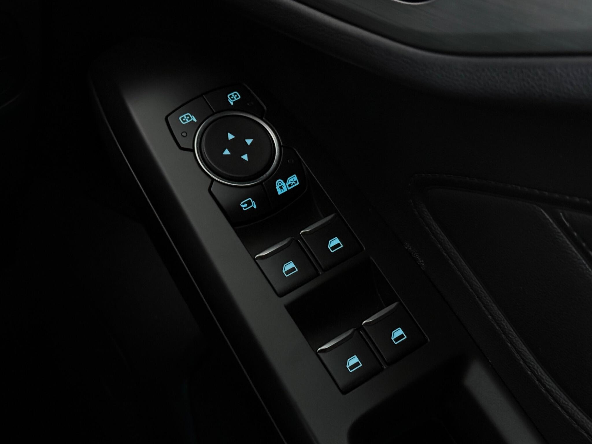 Ford Focus view 22