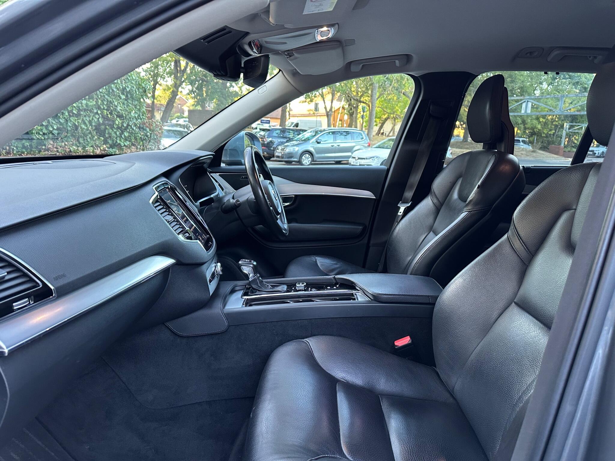 Volvo XC90 view 15