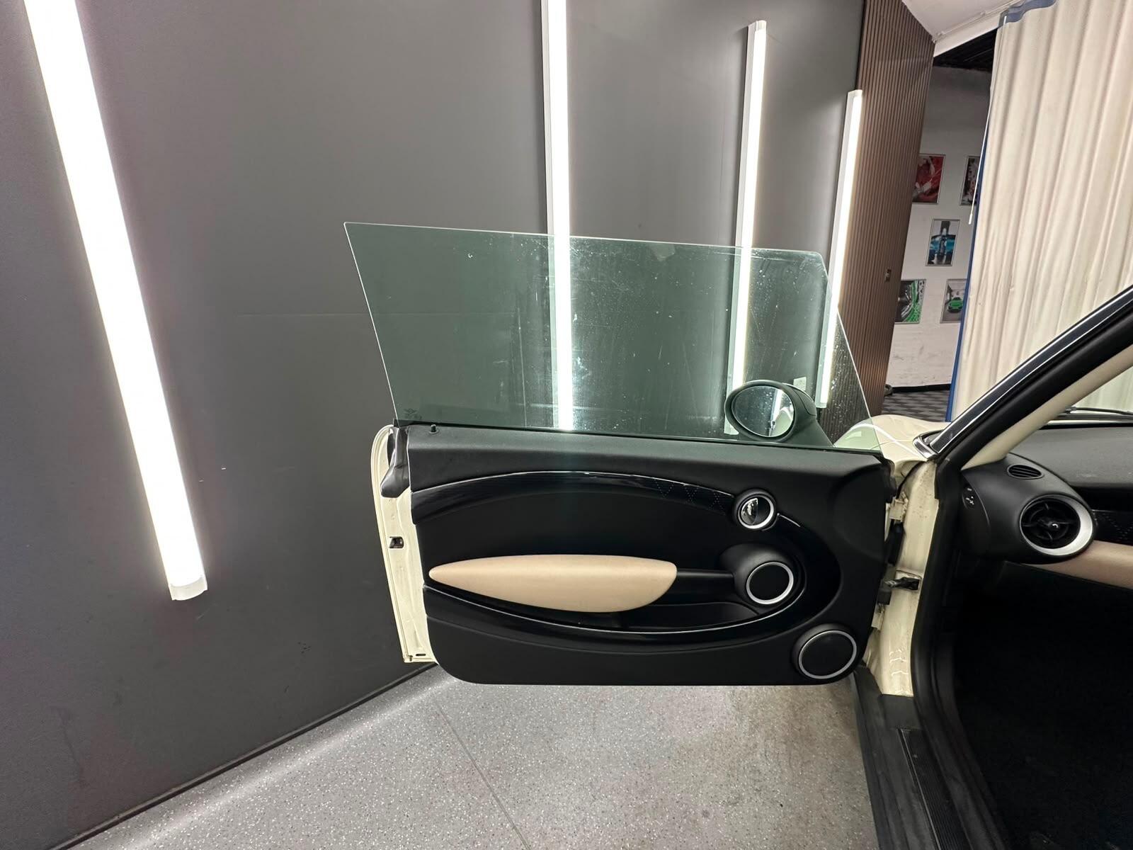 Mini Hatch view 14