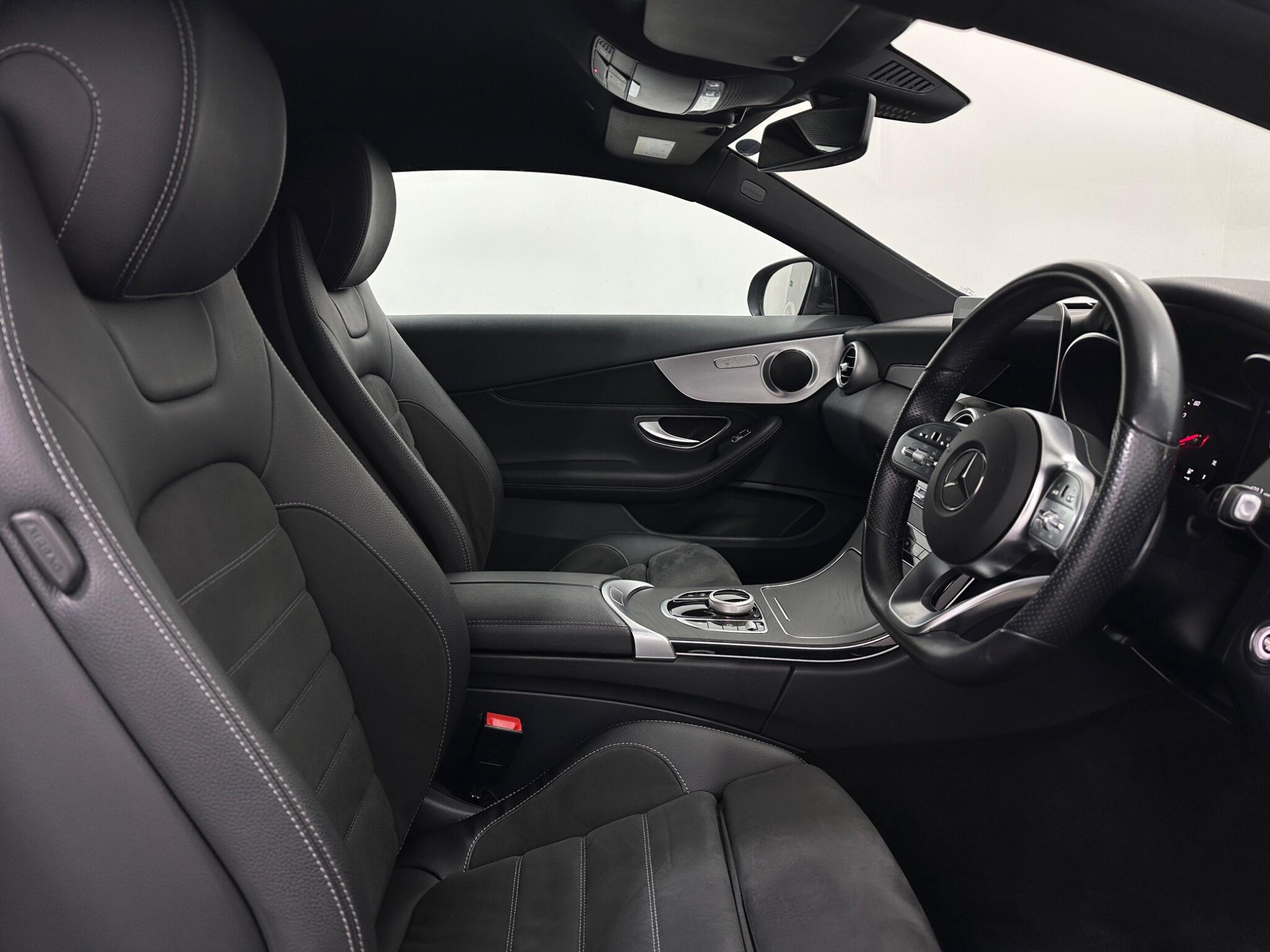 Mercedes-Benz C-Class view 33