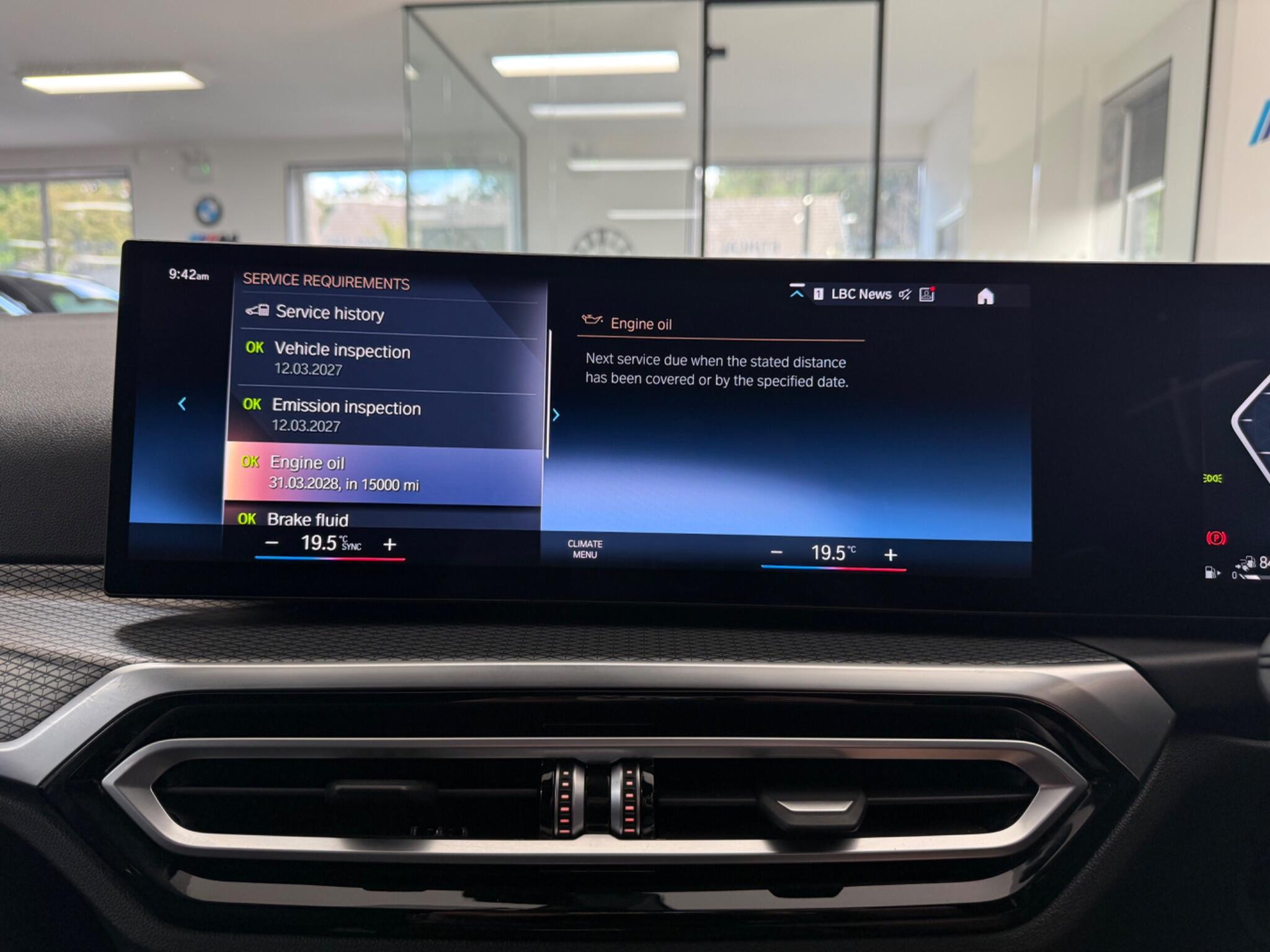 BMW 3 Series view 17