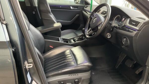 Skoda Superb view 3