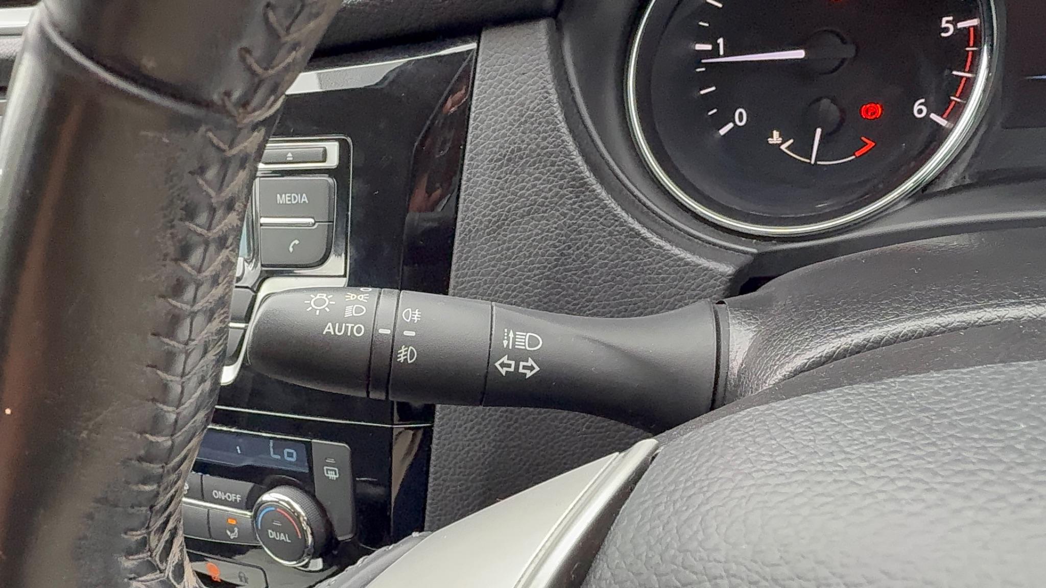 2014 Nissan Qashqai 1.5 dCi Acenta 2WD Euro 5 (s/s) 5dr • 74,950 miles image 24