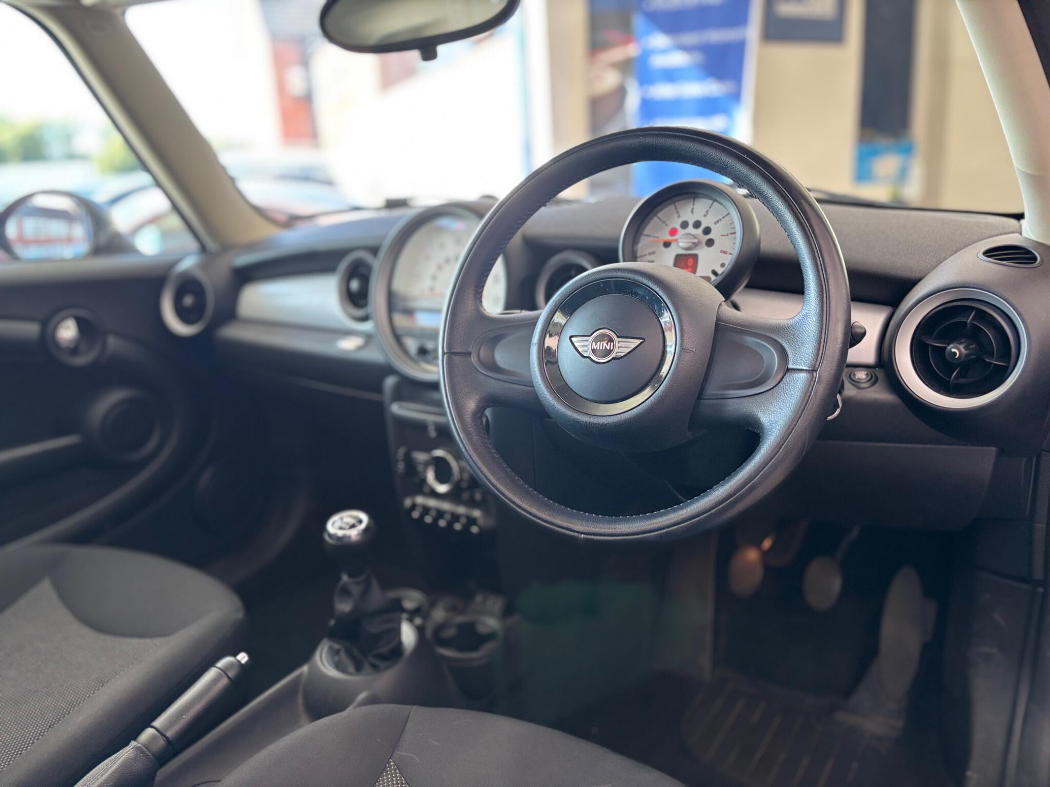Mini Hatch view 8