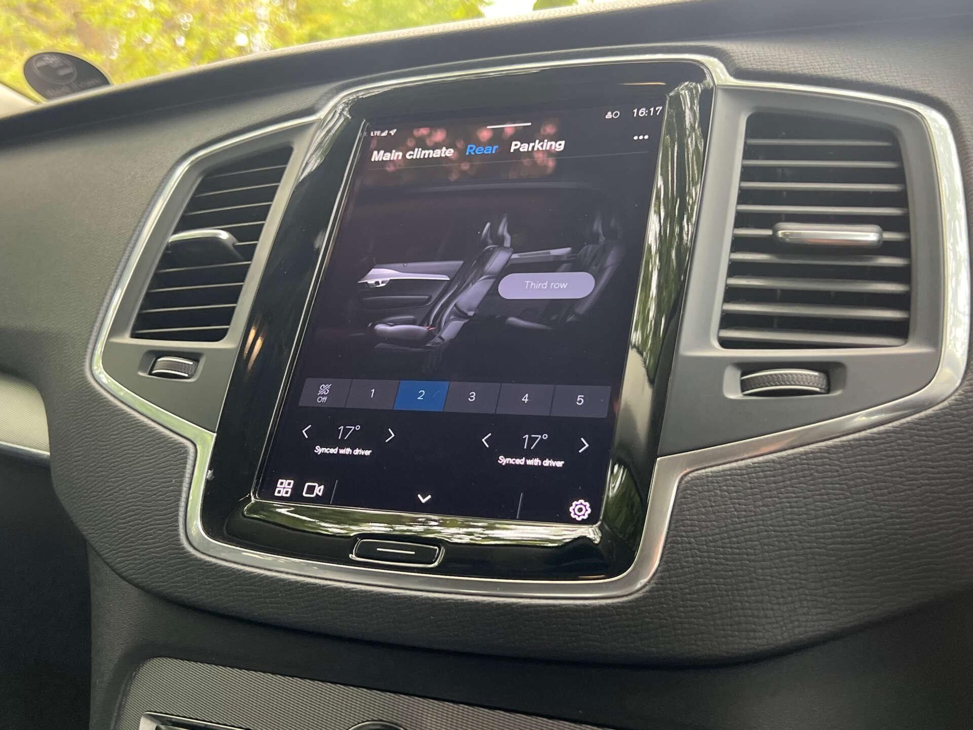 Volvo XC90 view 61