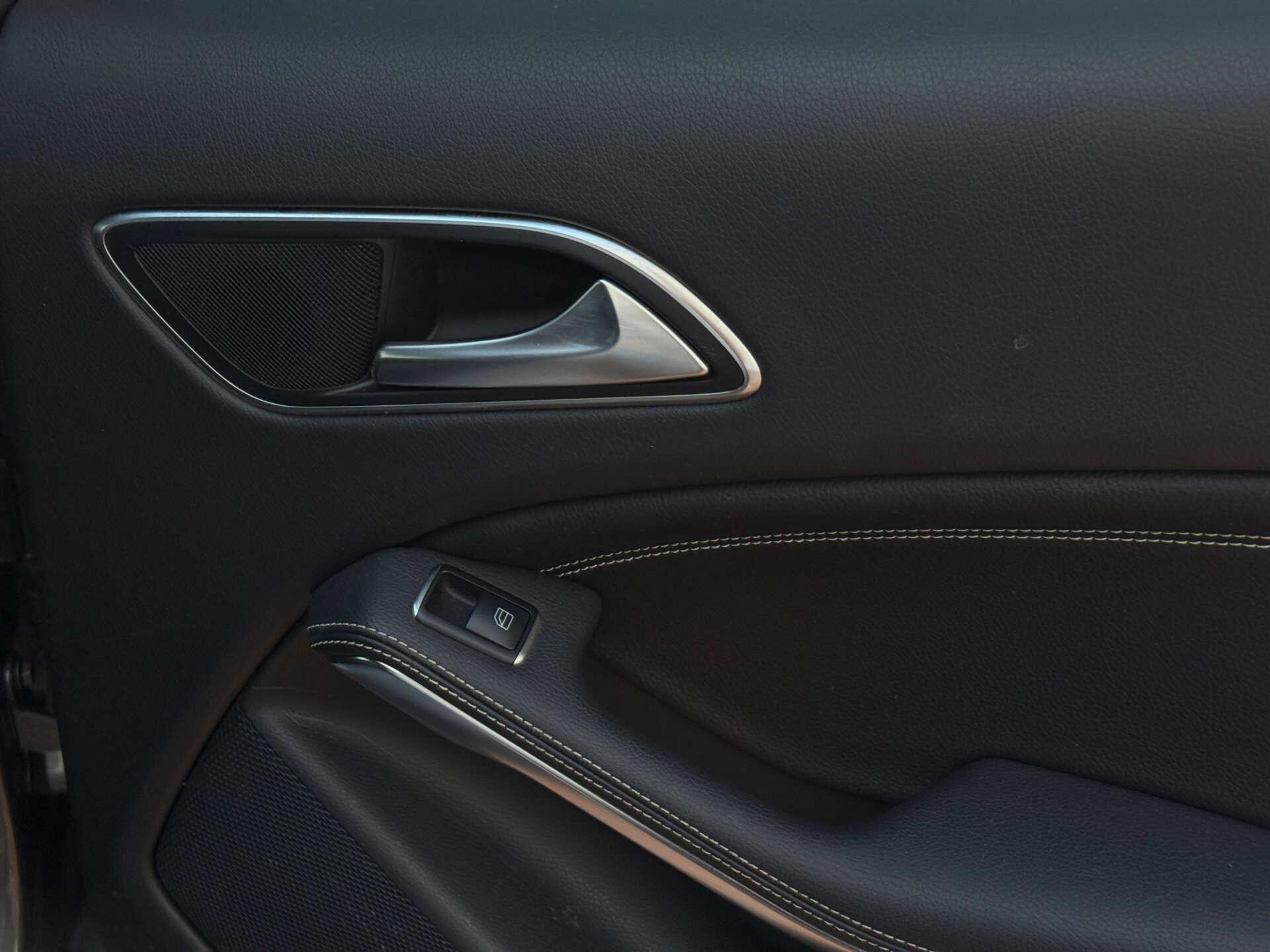 Mercedes-Benz Gla view 34
