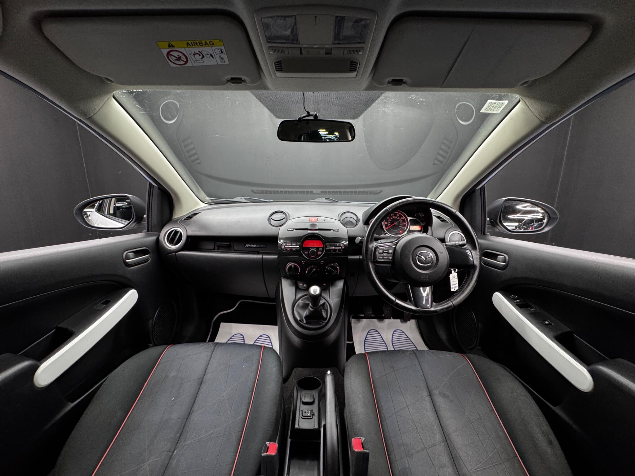 Mazda Mazda2 view 15