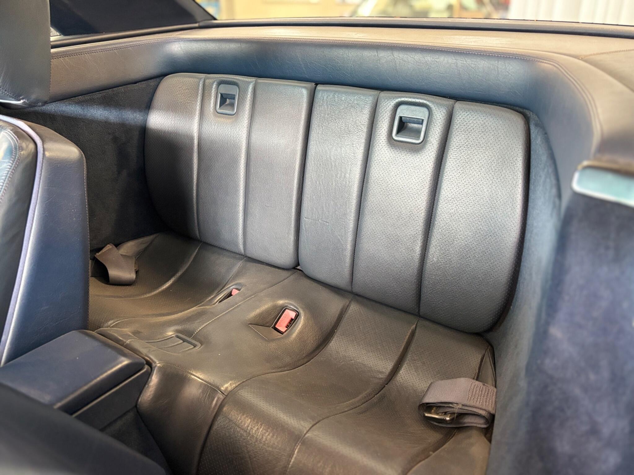 Mercedes-Benz 300 view 18