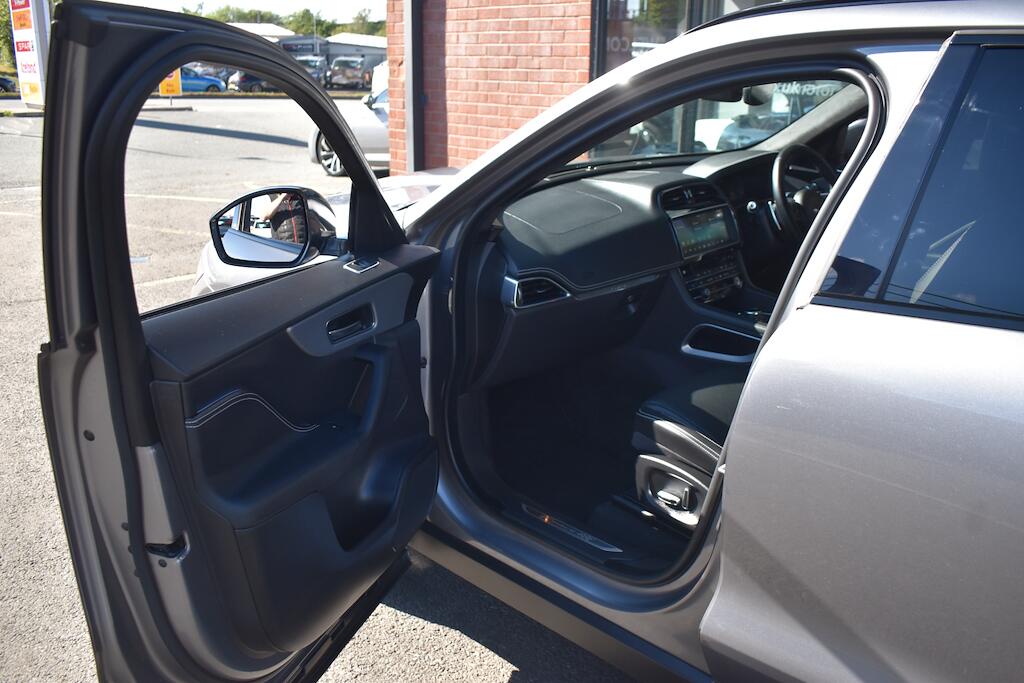 Jaguar F-Pace view 37