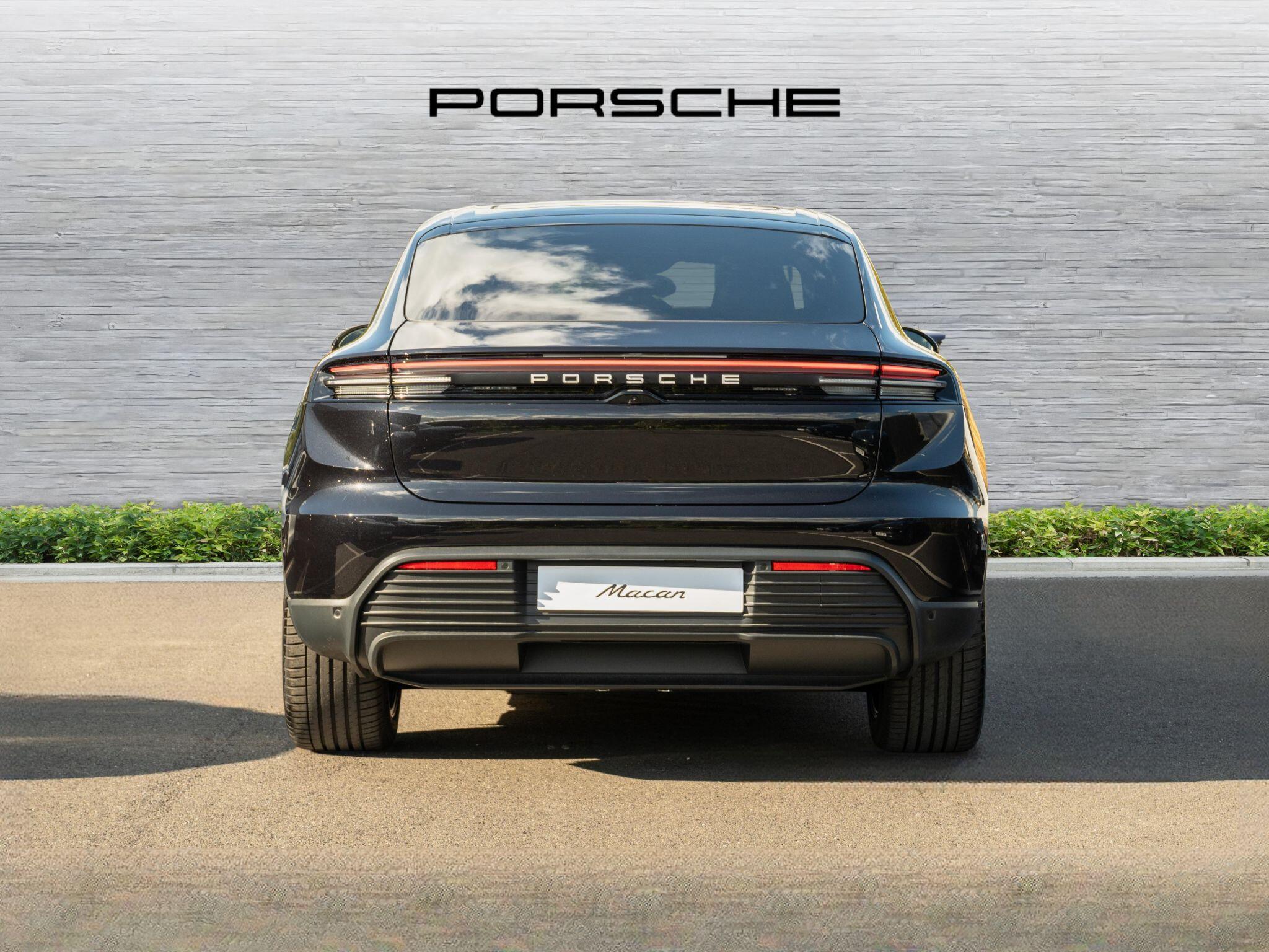 Porsche Macan view 6