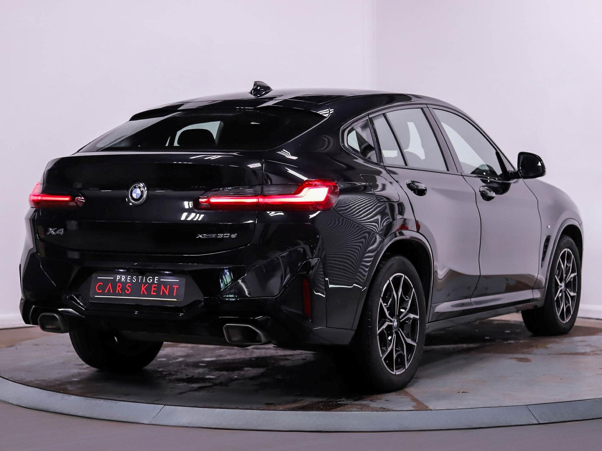 BMW X4 view 9