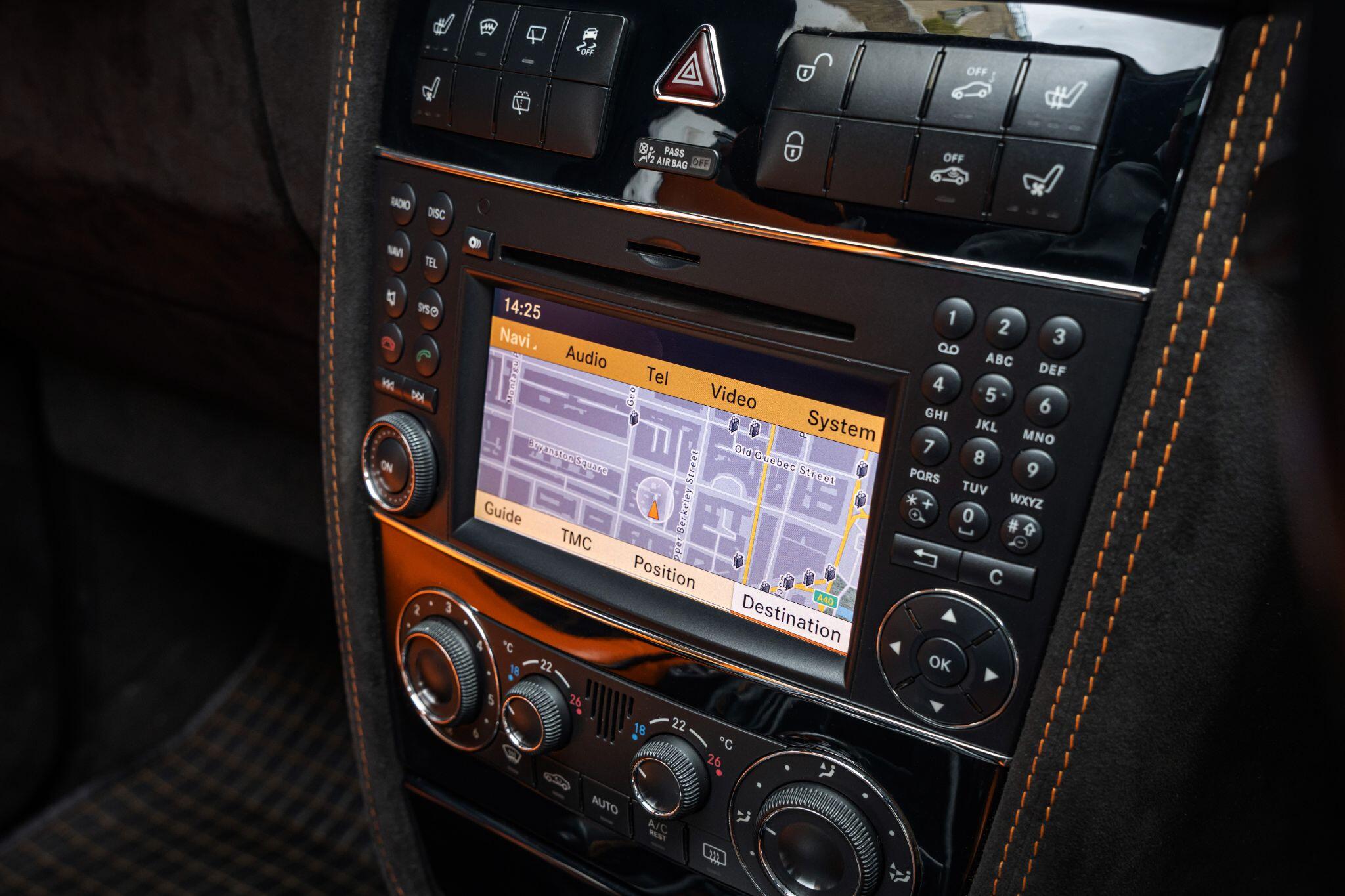 Mercedes-Benz G-Class view 41