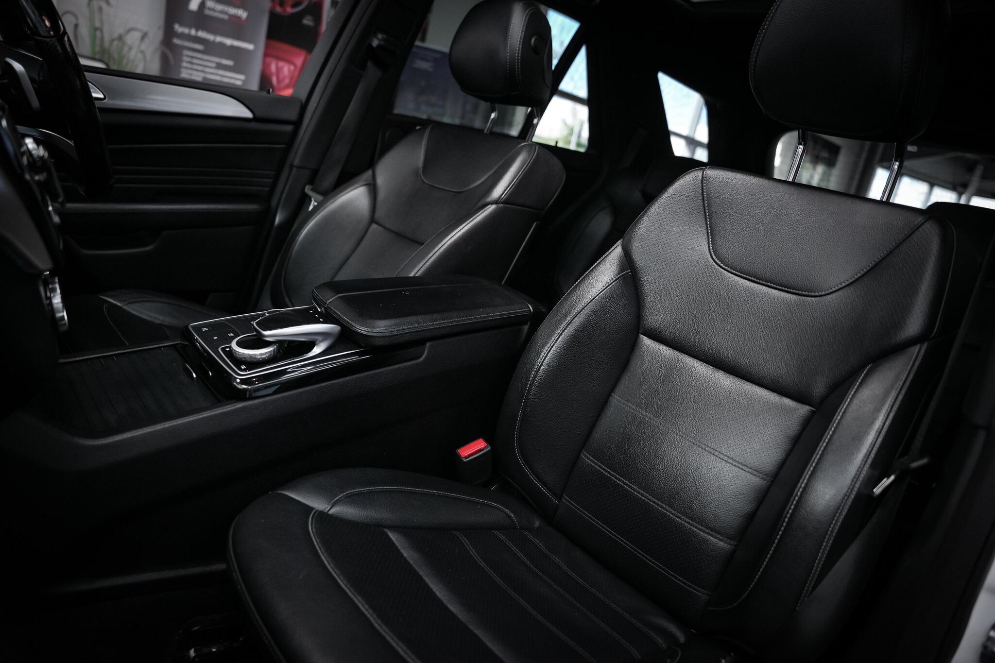 Mercedes-Benz GLE view 24
