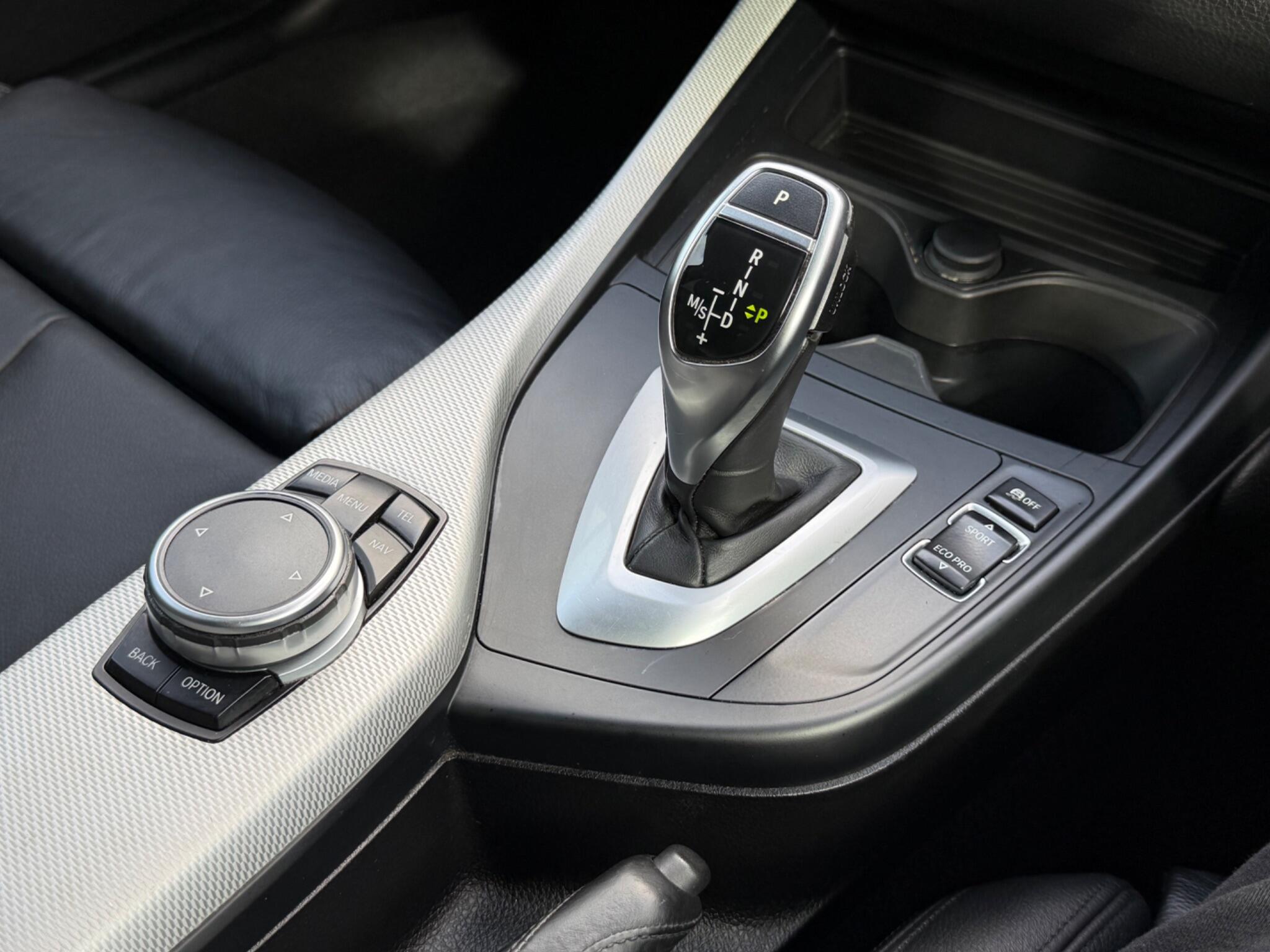 BMW 1 Series view 40