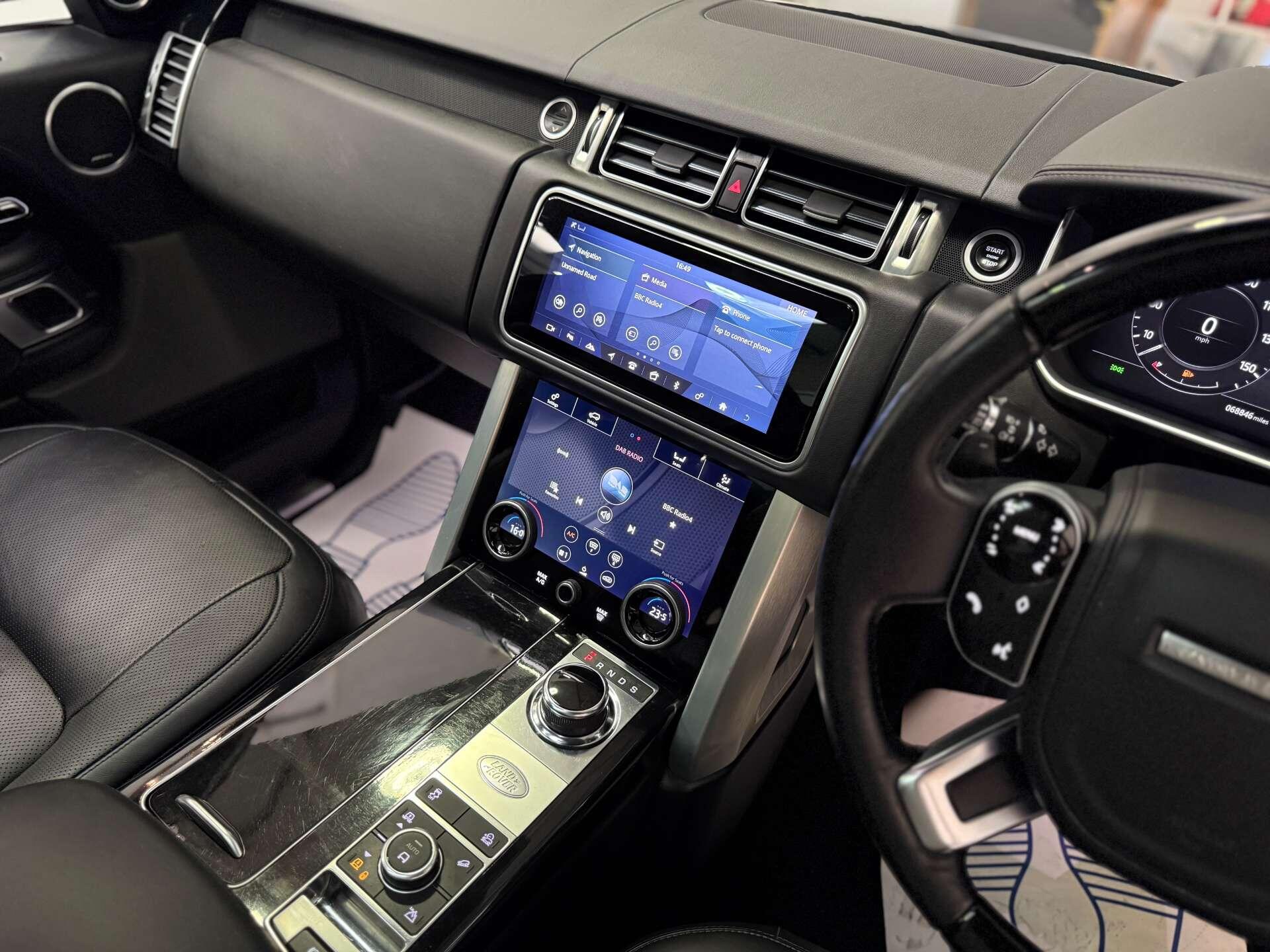 Land Rover Range Rover view 21