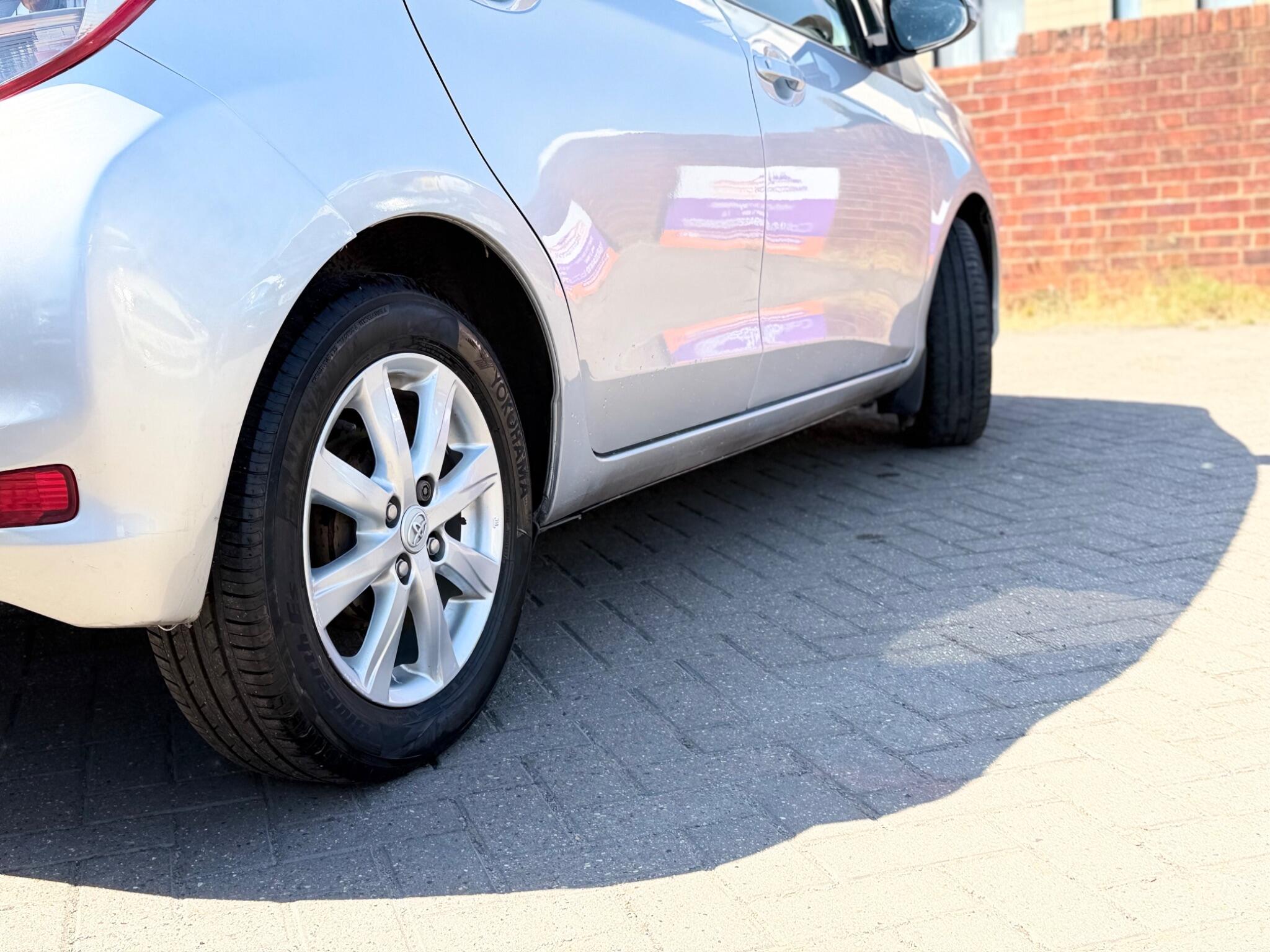 Toyota Yaris view 12