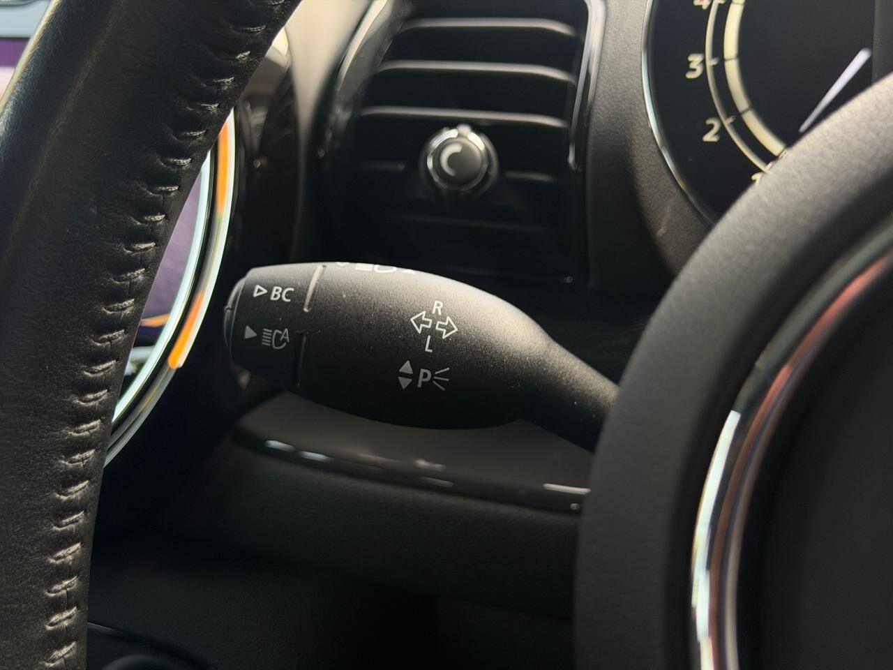 MINI Clubman view 30