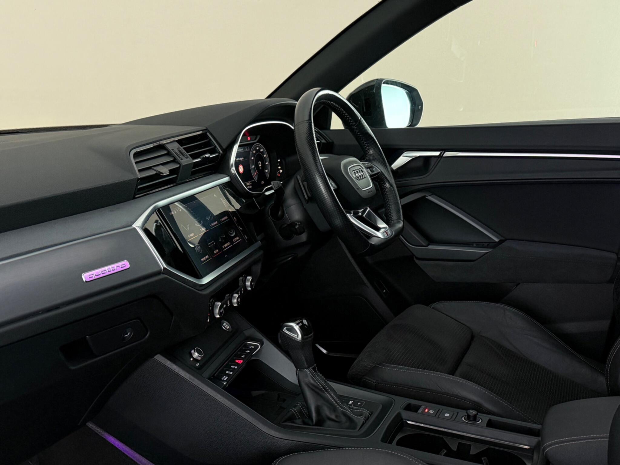 Audi Q3 view 4