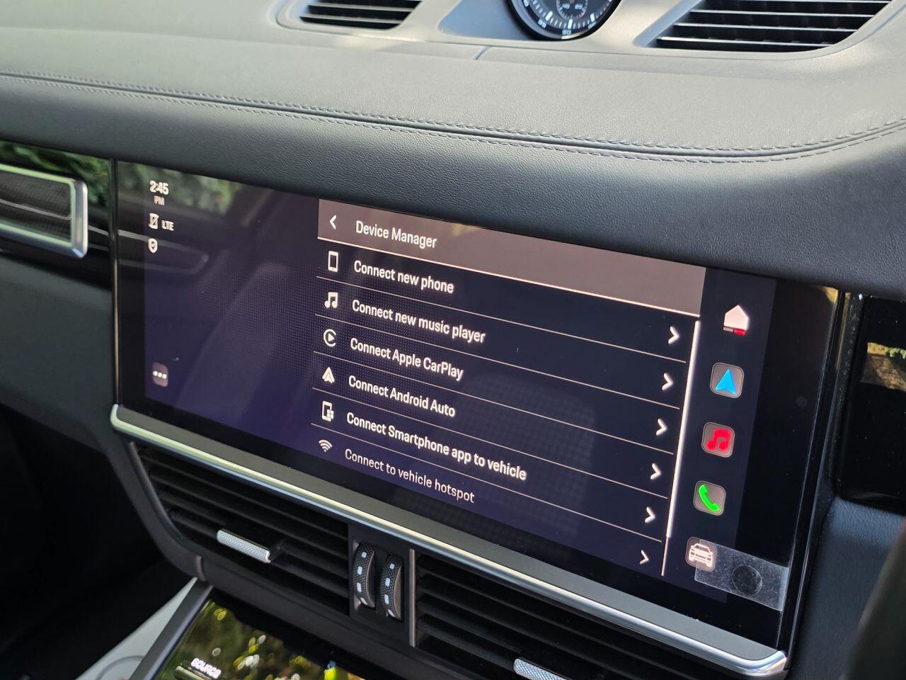 Porsche Cayenne view 41