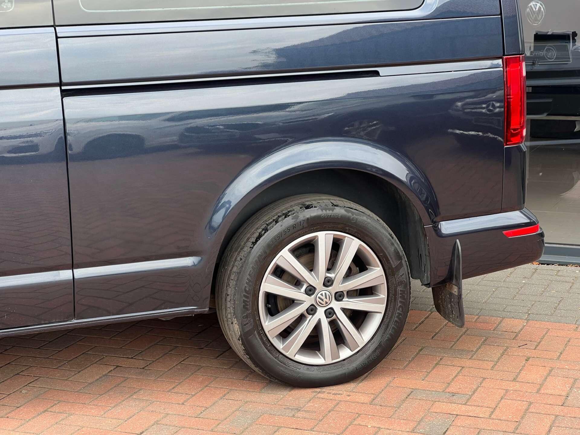 Volkswagen Caravelle view 47