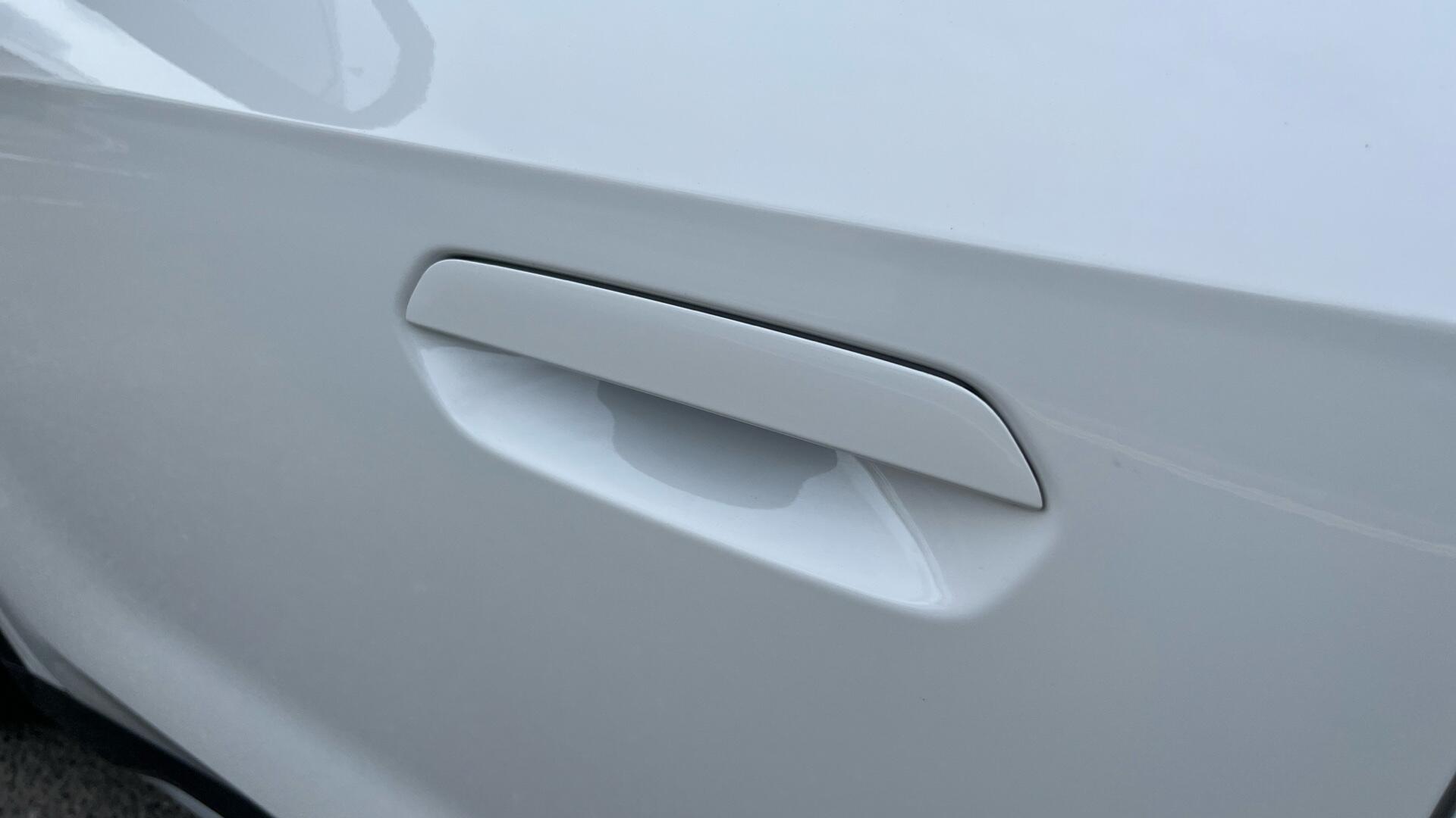 BMW iX1 view 35