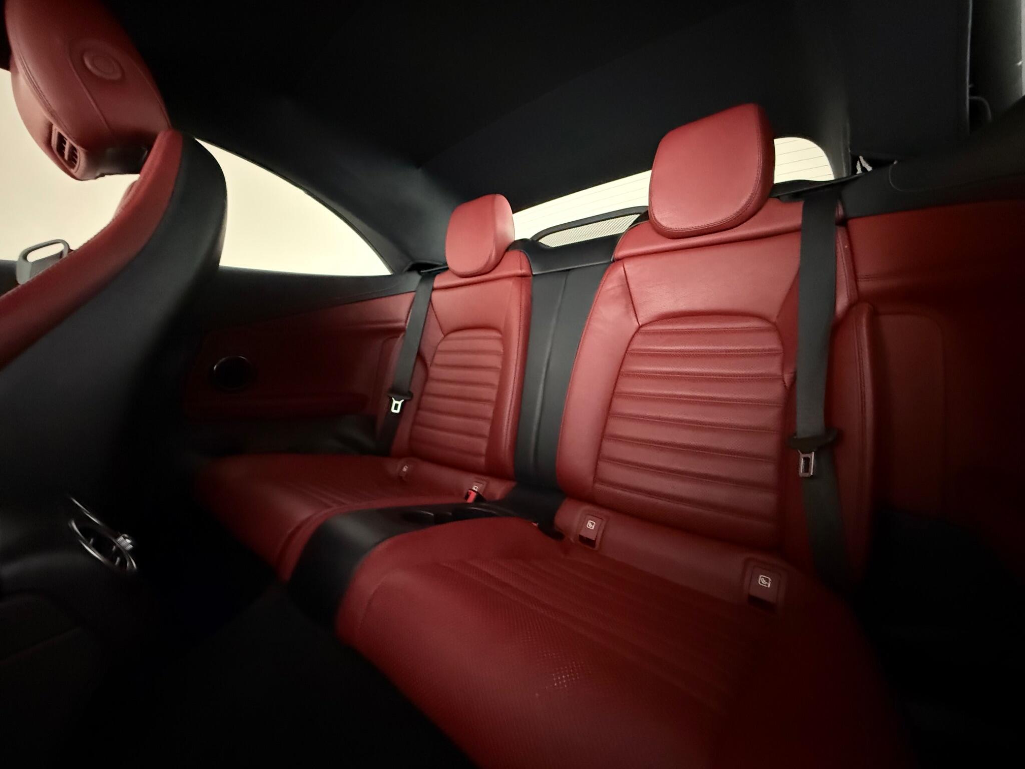 Mercedes-Benz C-Class view 37